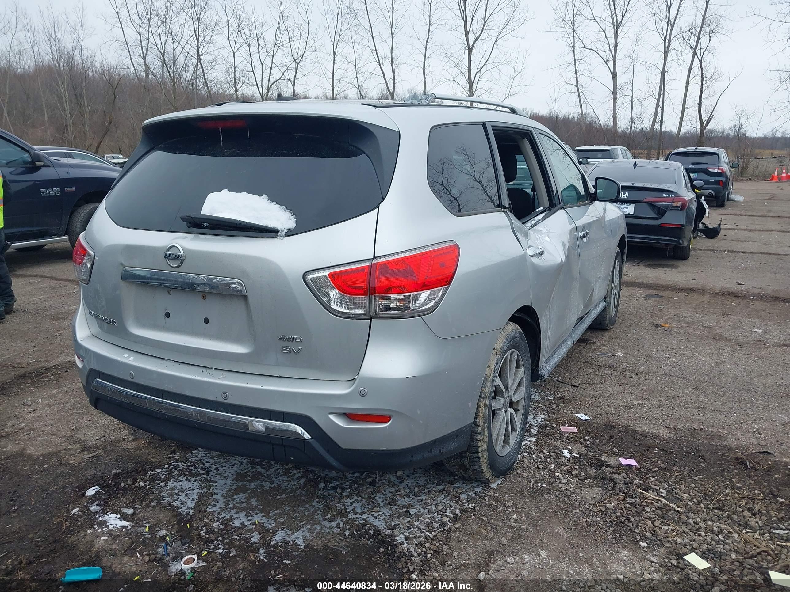 NISSAN PATHFINDER image 4