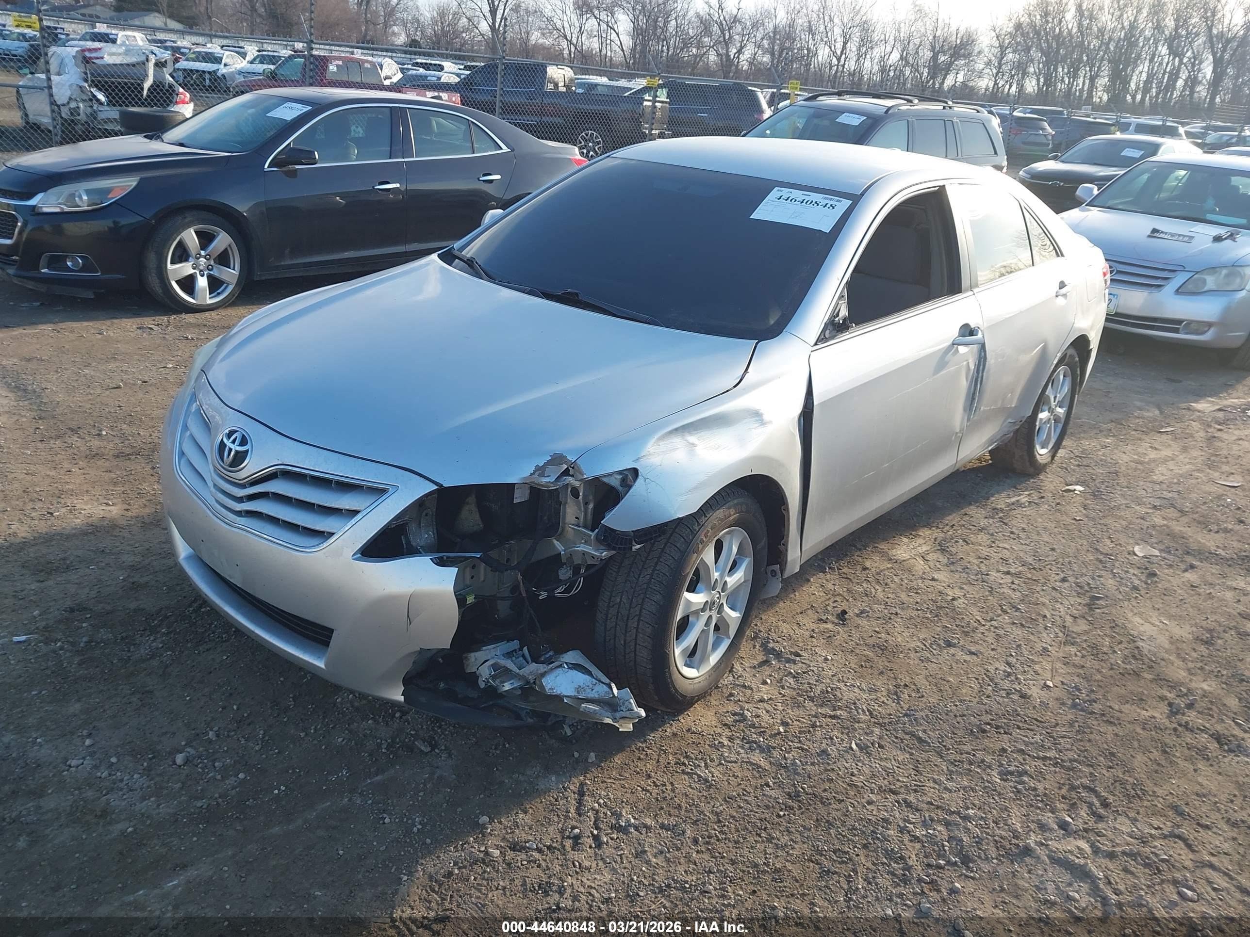 TOYOTA CAMRY image 2