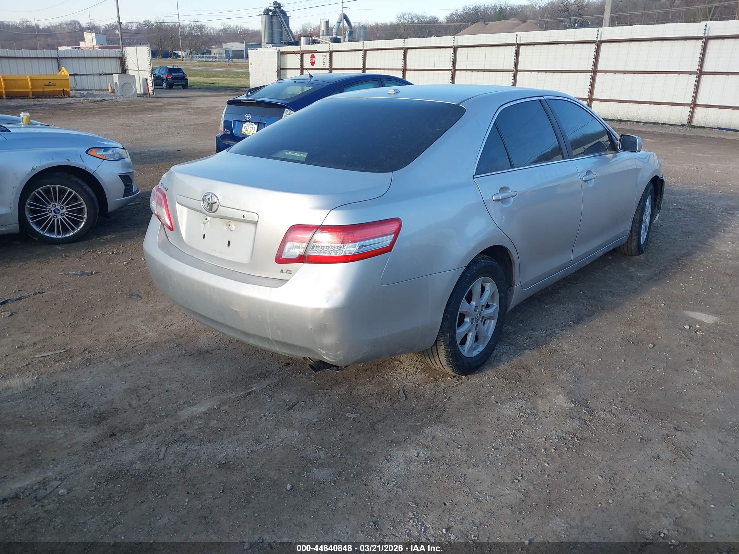 TOYOTA CAMRY image 4