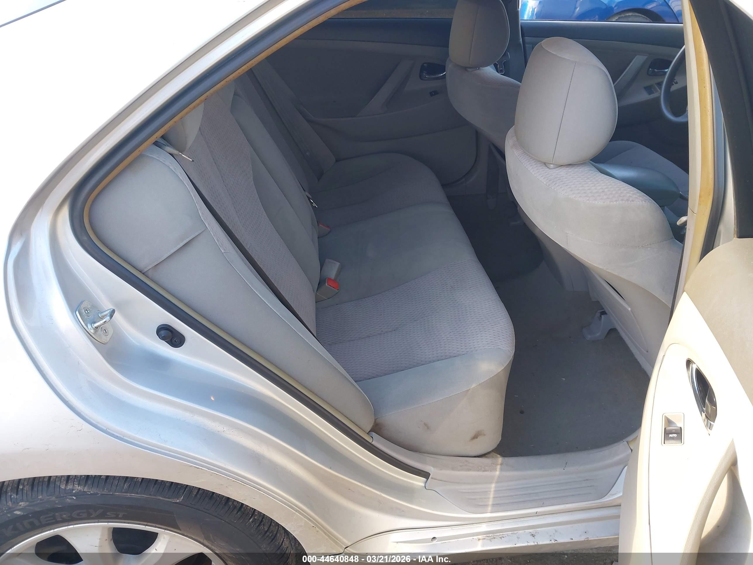 TOYOTA CAMRY image 8