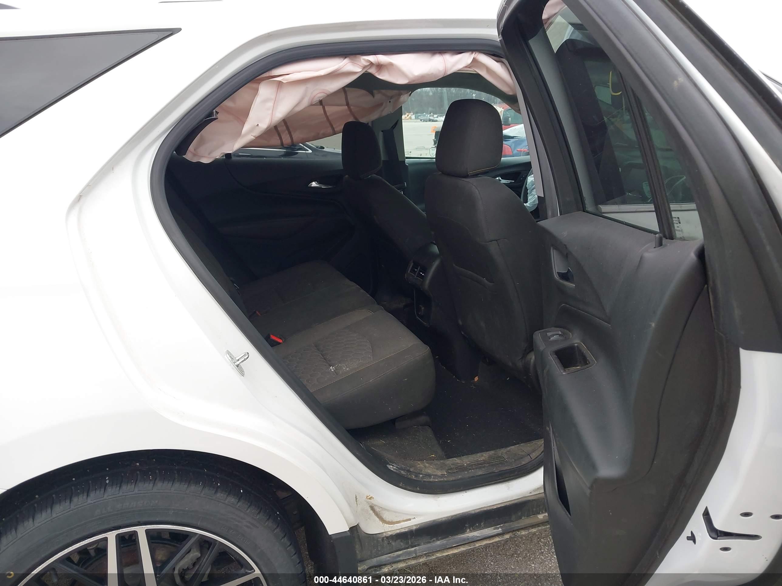 CHEVROLET EQUINOX image 8