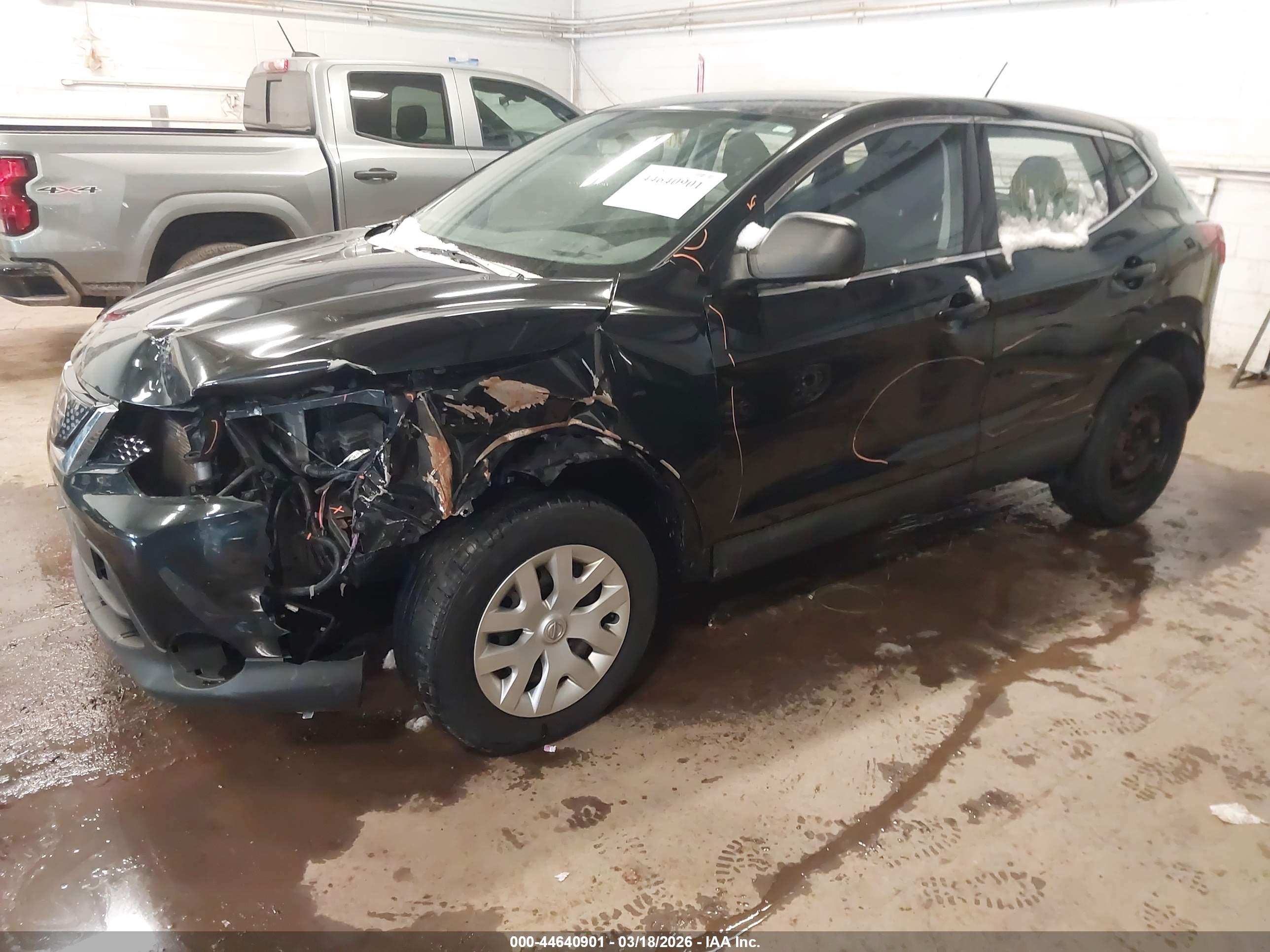 NISSAN ROGUE image 2