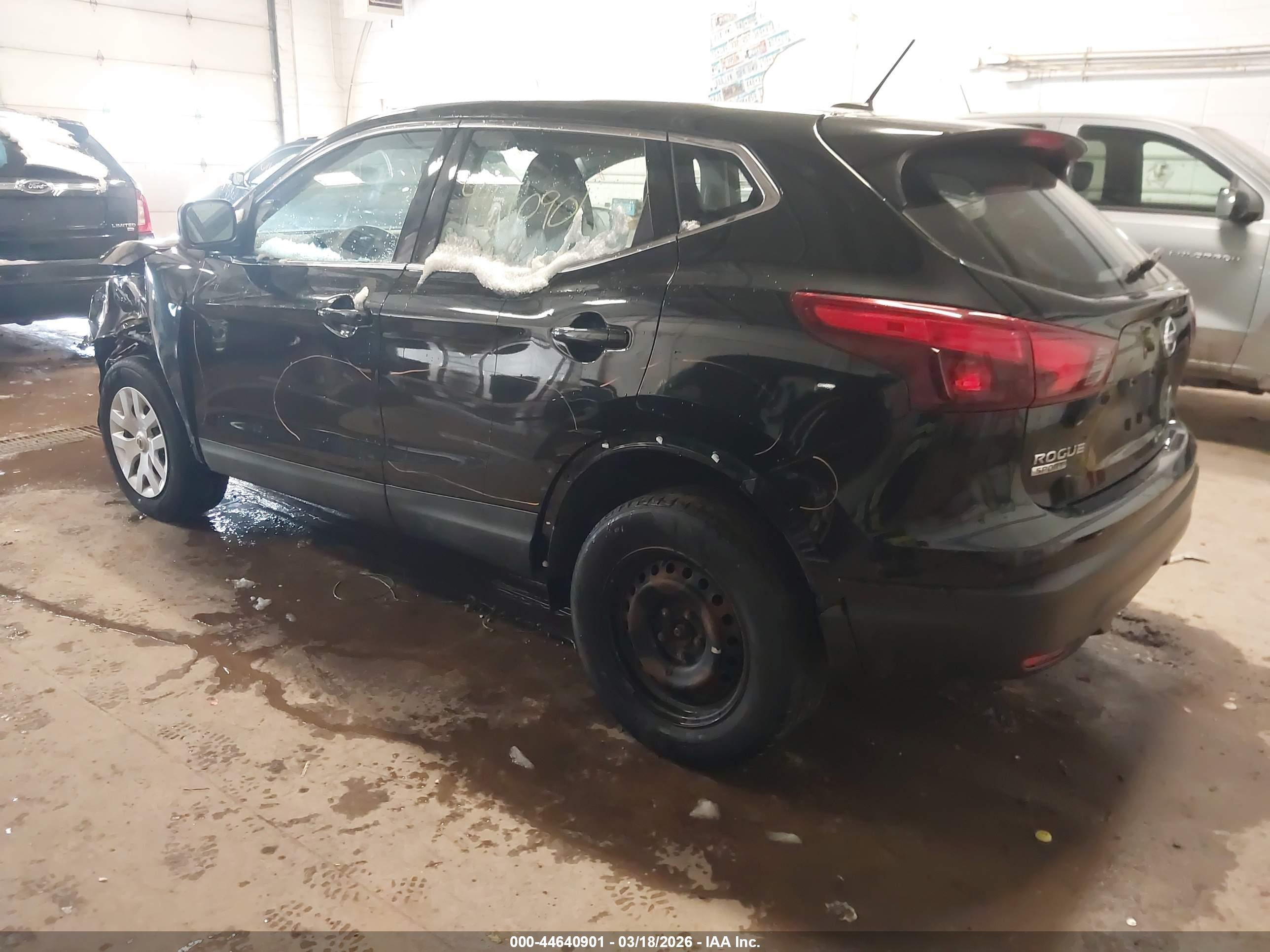 NISSAN ROGUE image 3
