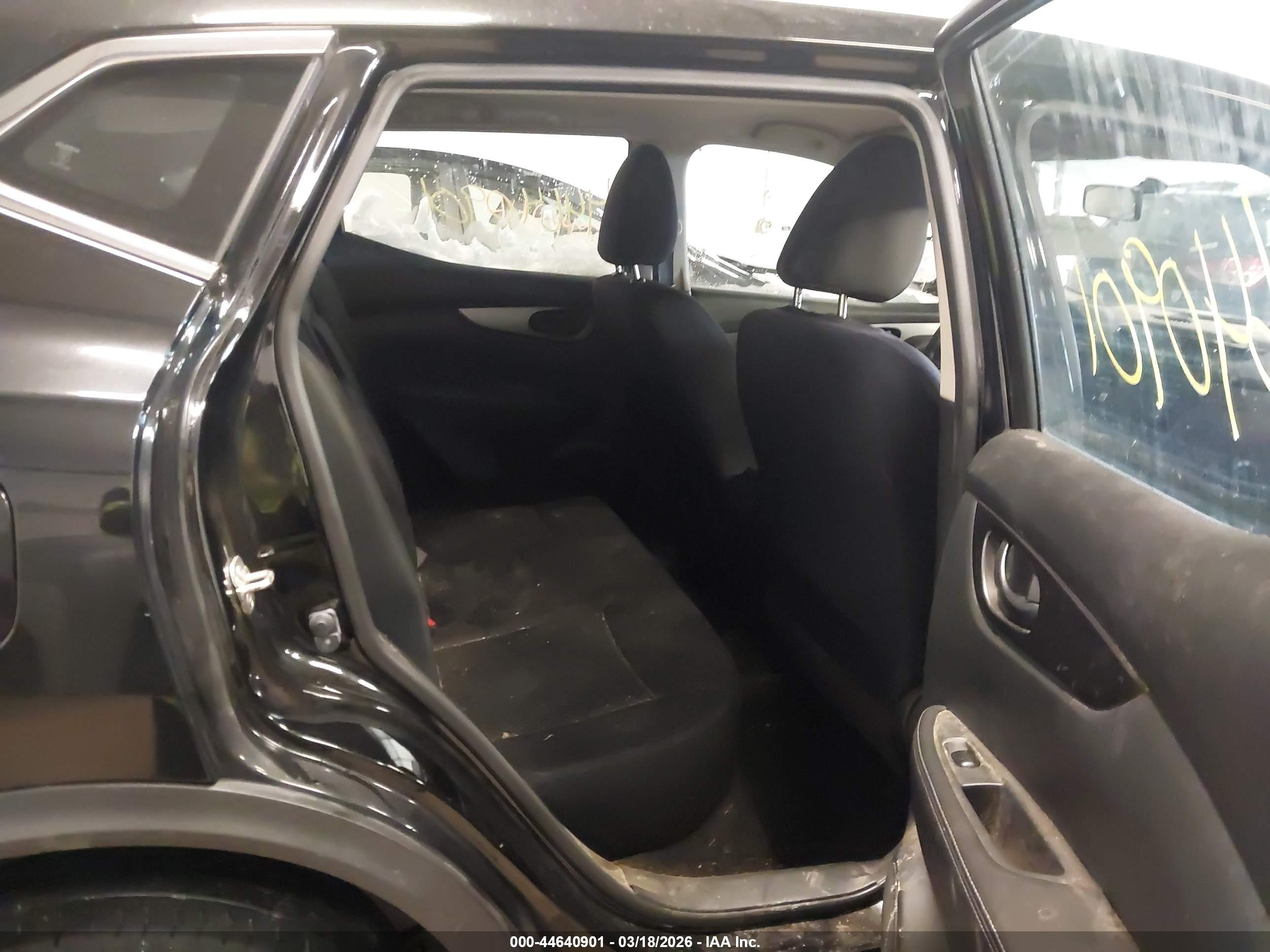 NISSAN ROGUE image 8