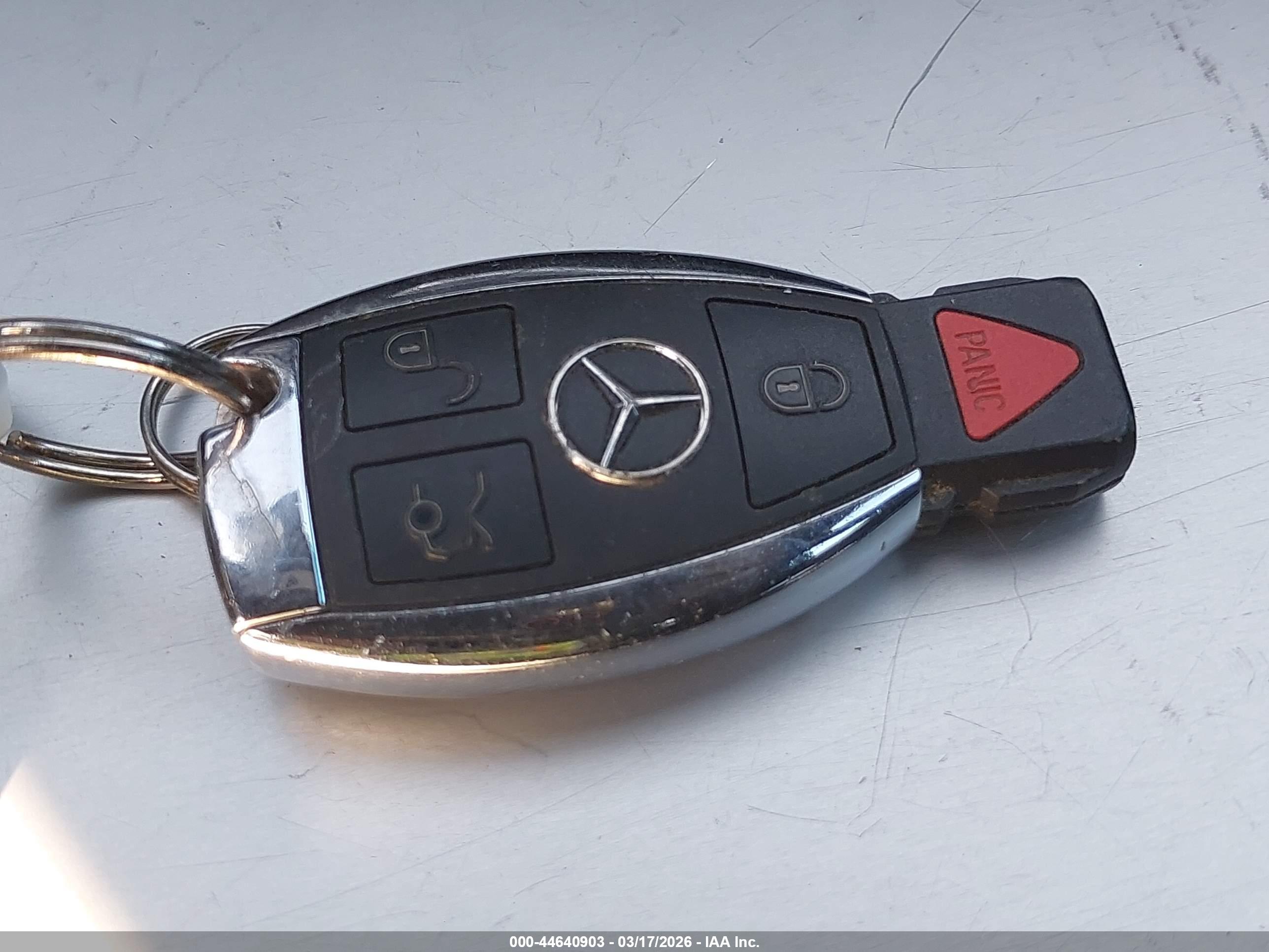 MERCEDES-BENZ E image 11