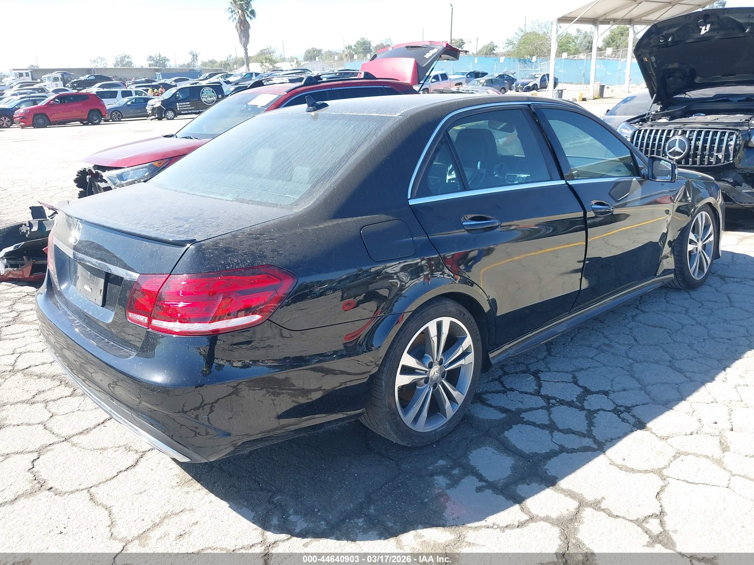 MERCEDES-BENZ E image 4