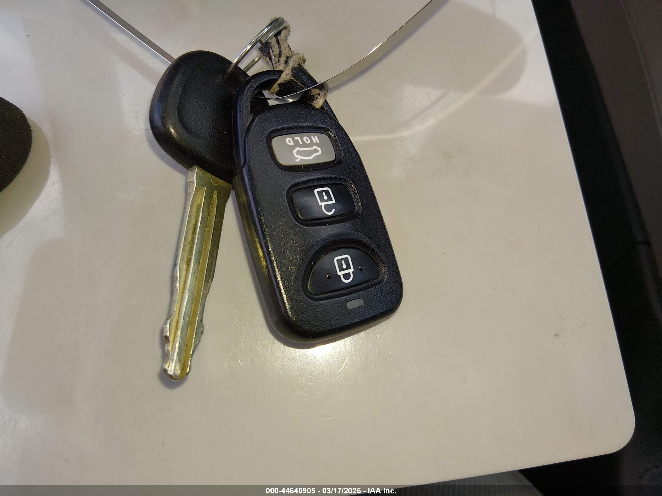 HYUNDAI ELANTRA image 11