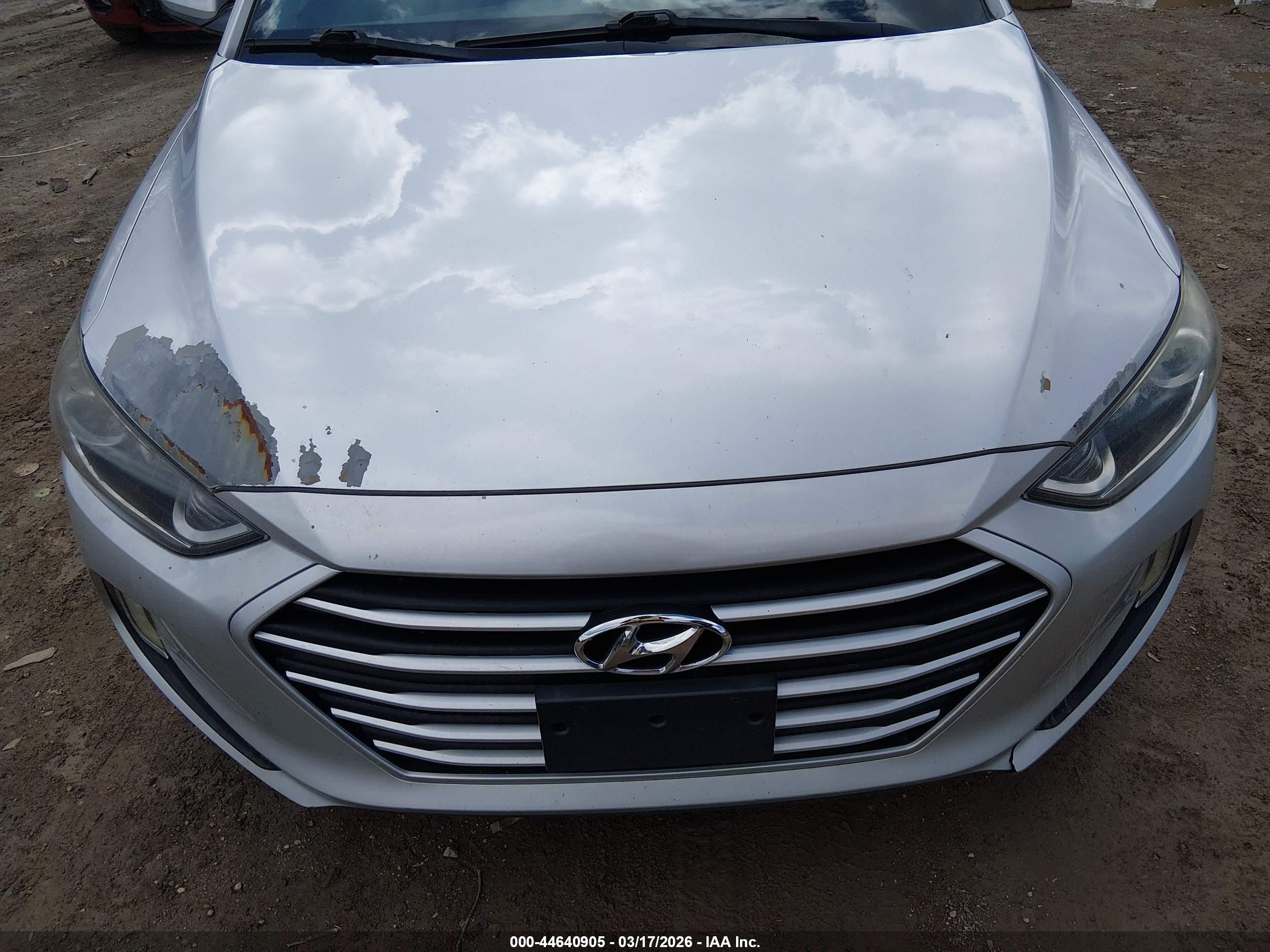 HYUNDAI ELANTRA image 6