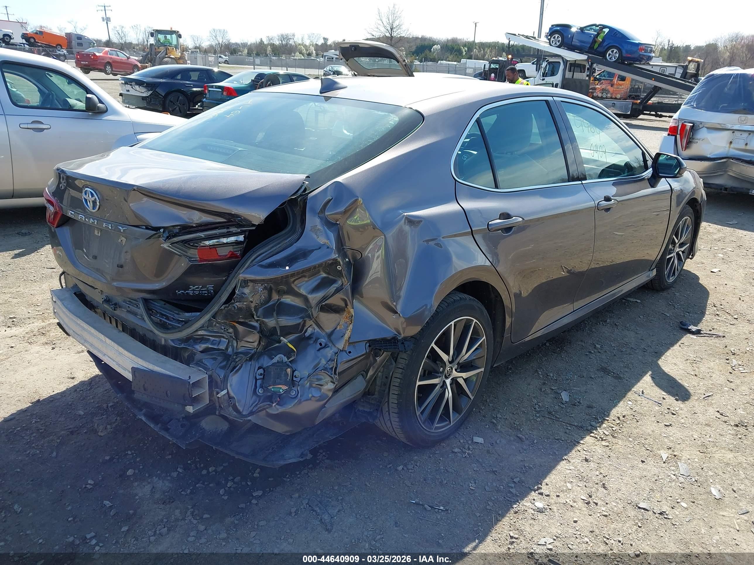 TOYOTA CAMRY image 4