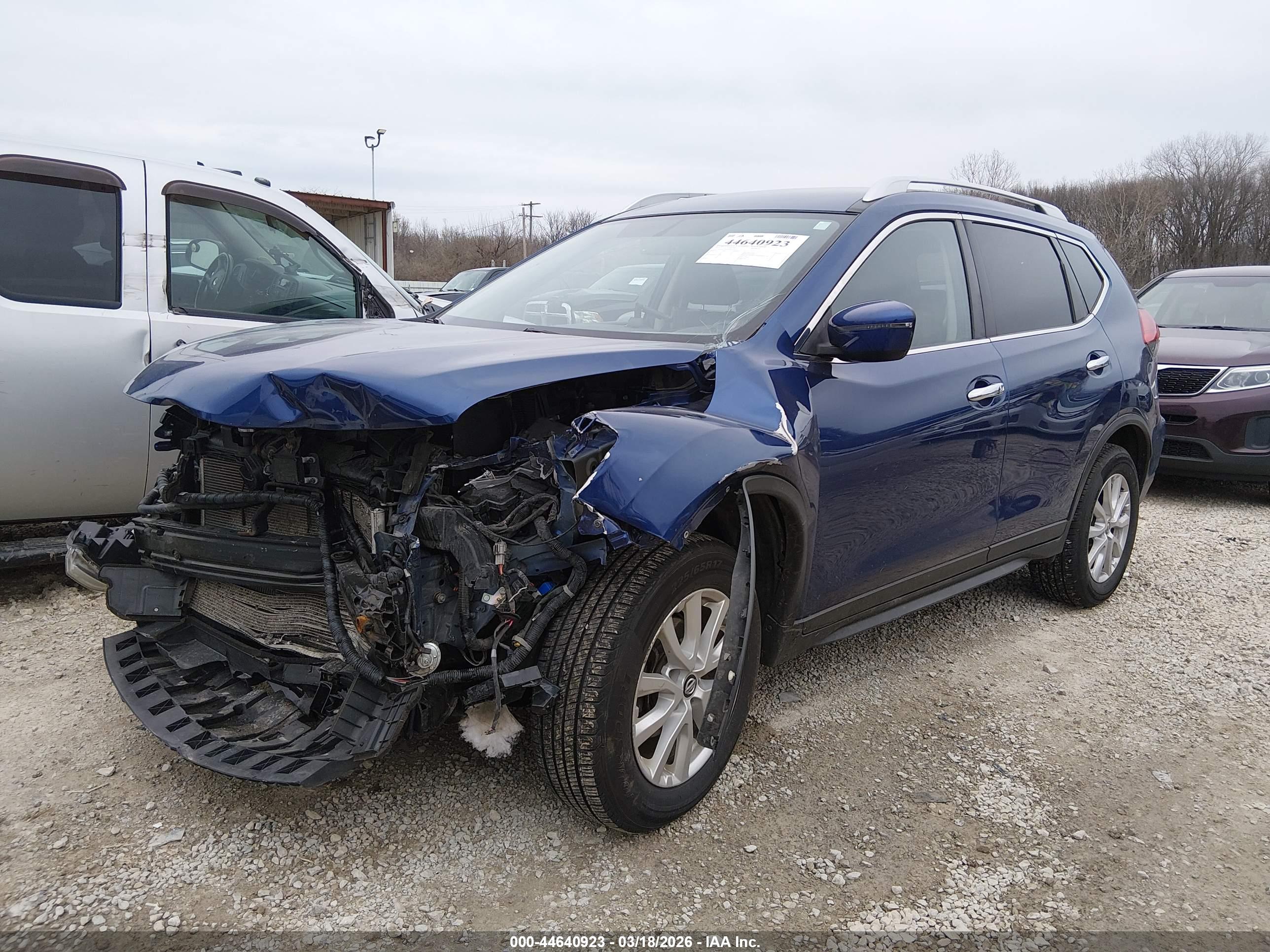 NISSAN ROGUE image 2
