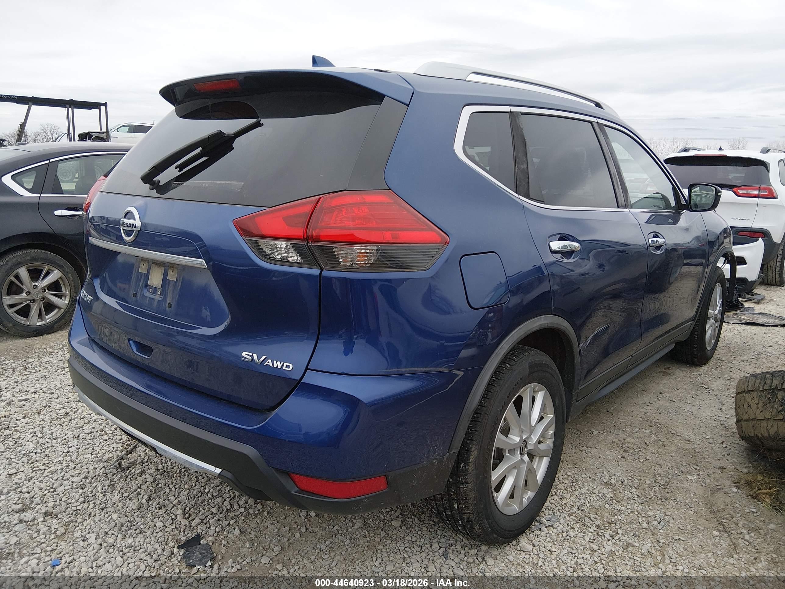 NISSAN ROGUE image 4