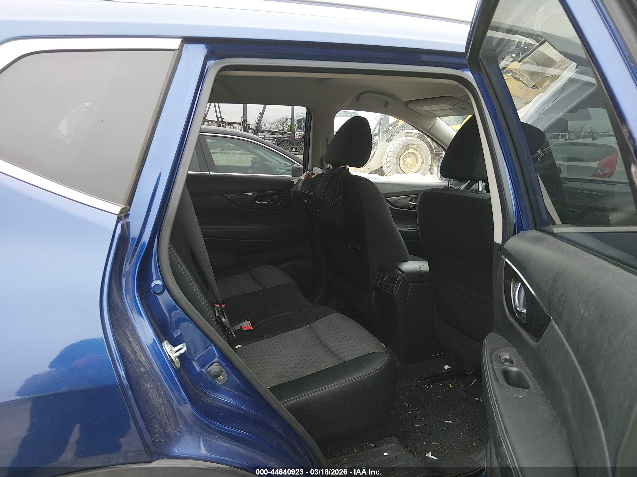 NISSAN ROGUE image 8