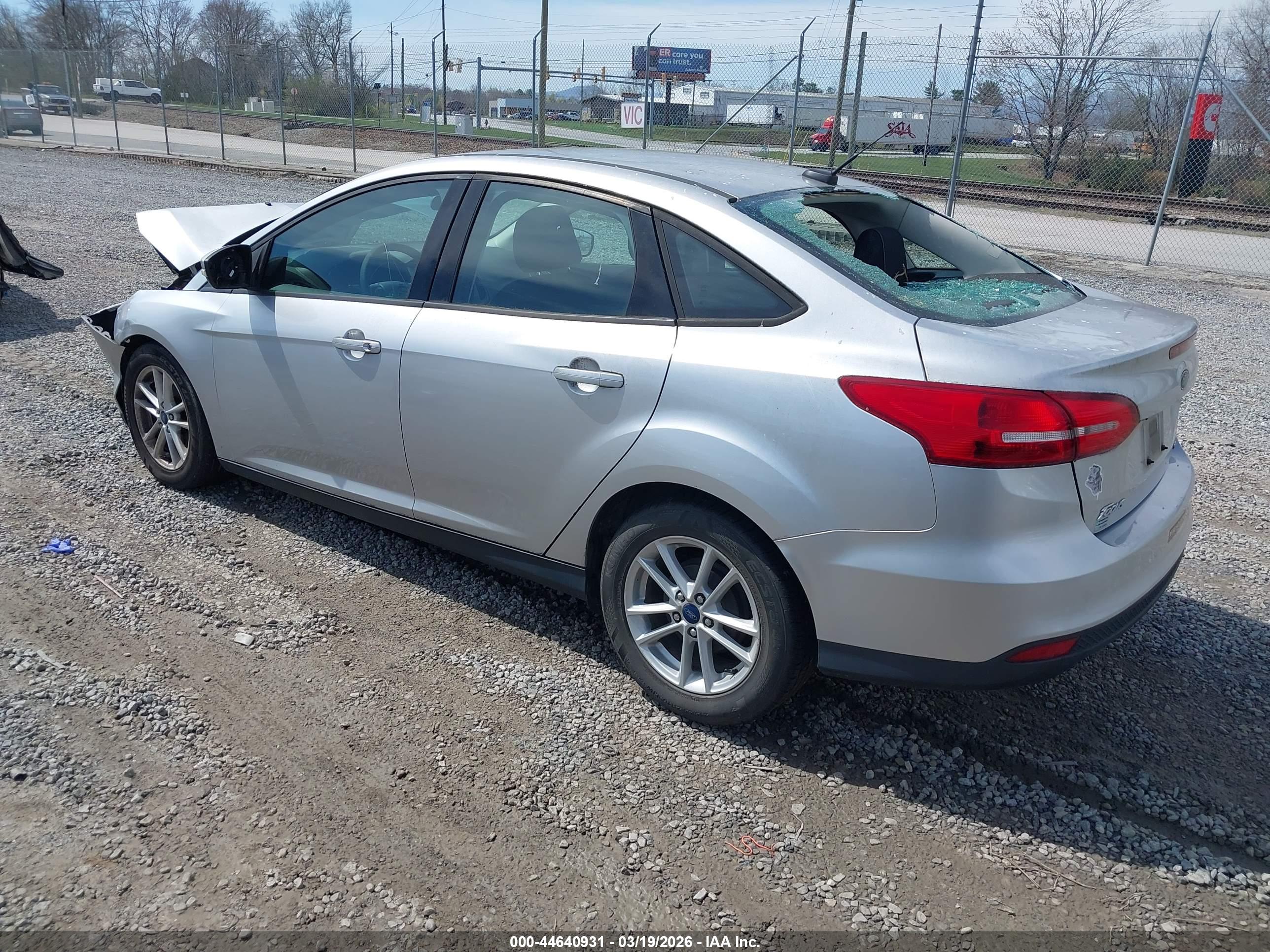 FORD FOCUS image 3