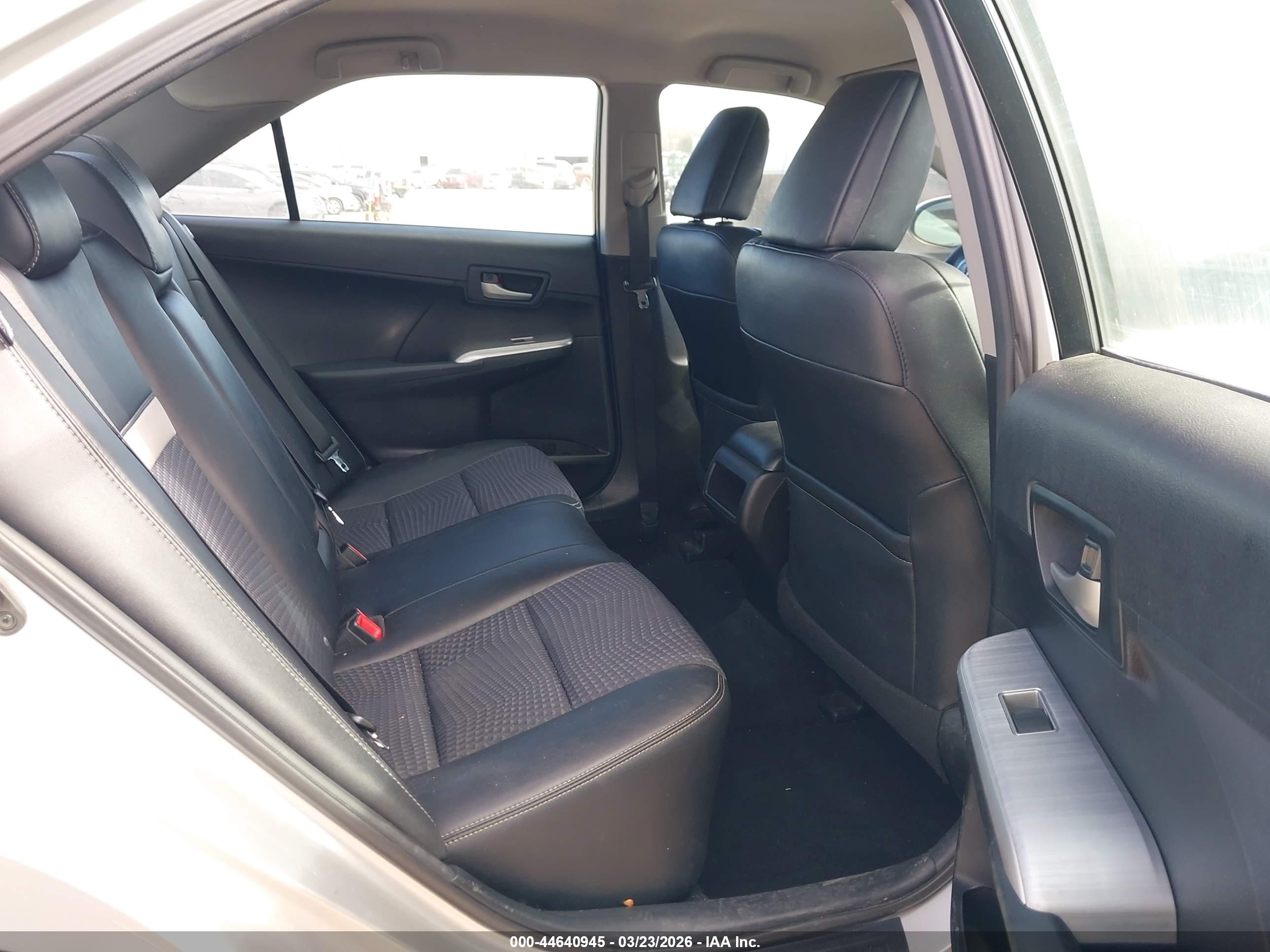 TOYOTA CAMRY image 8
