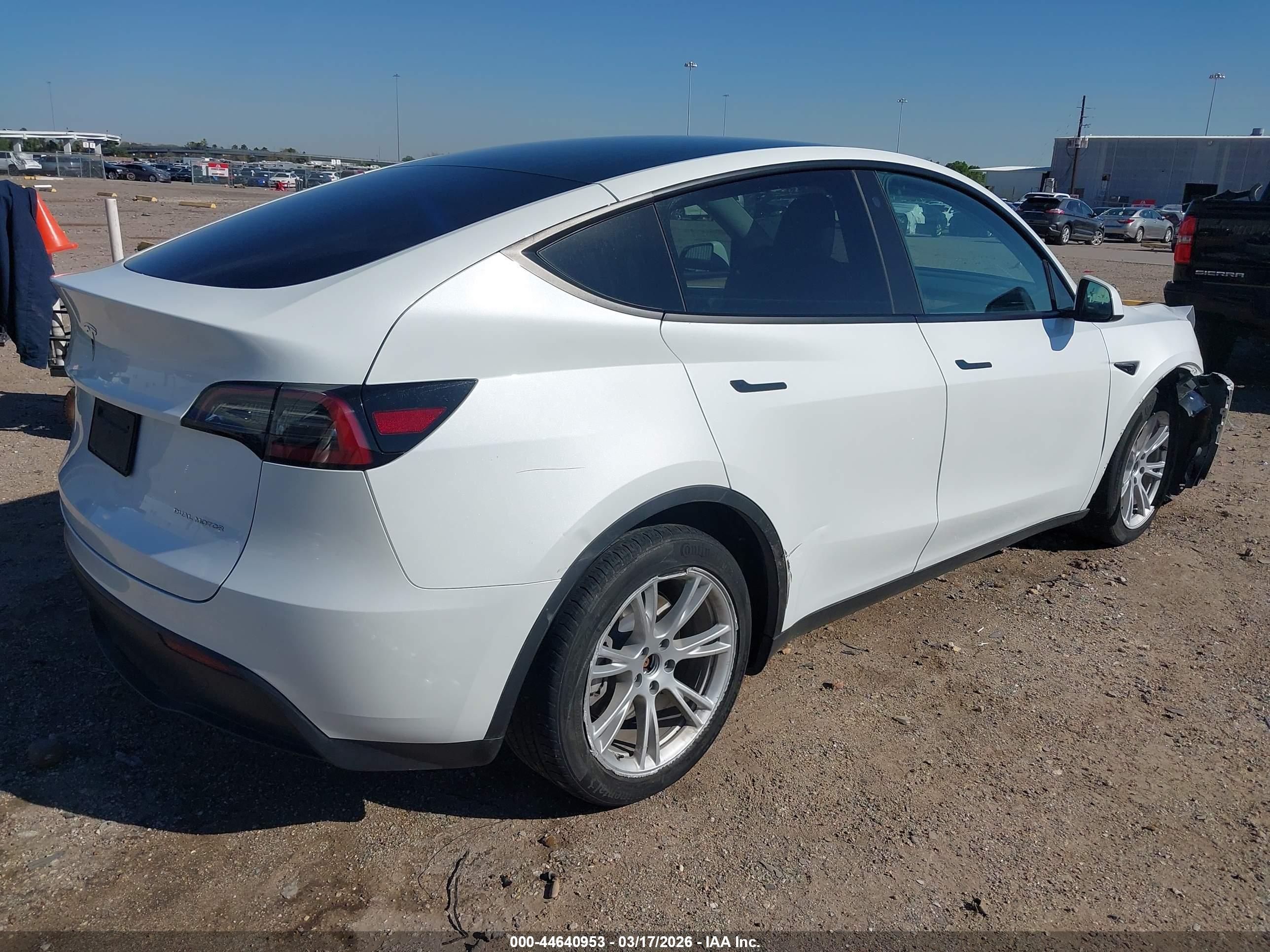 TESLA MODEL image 4