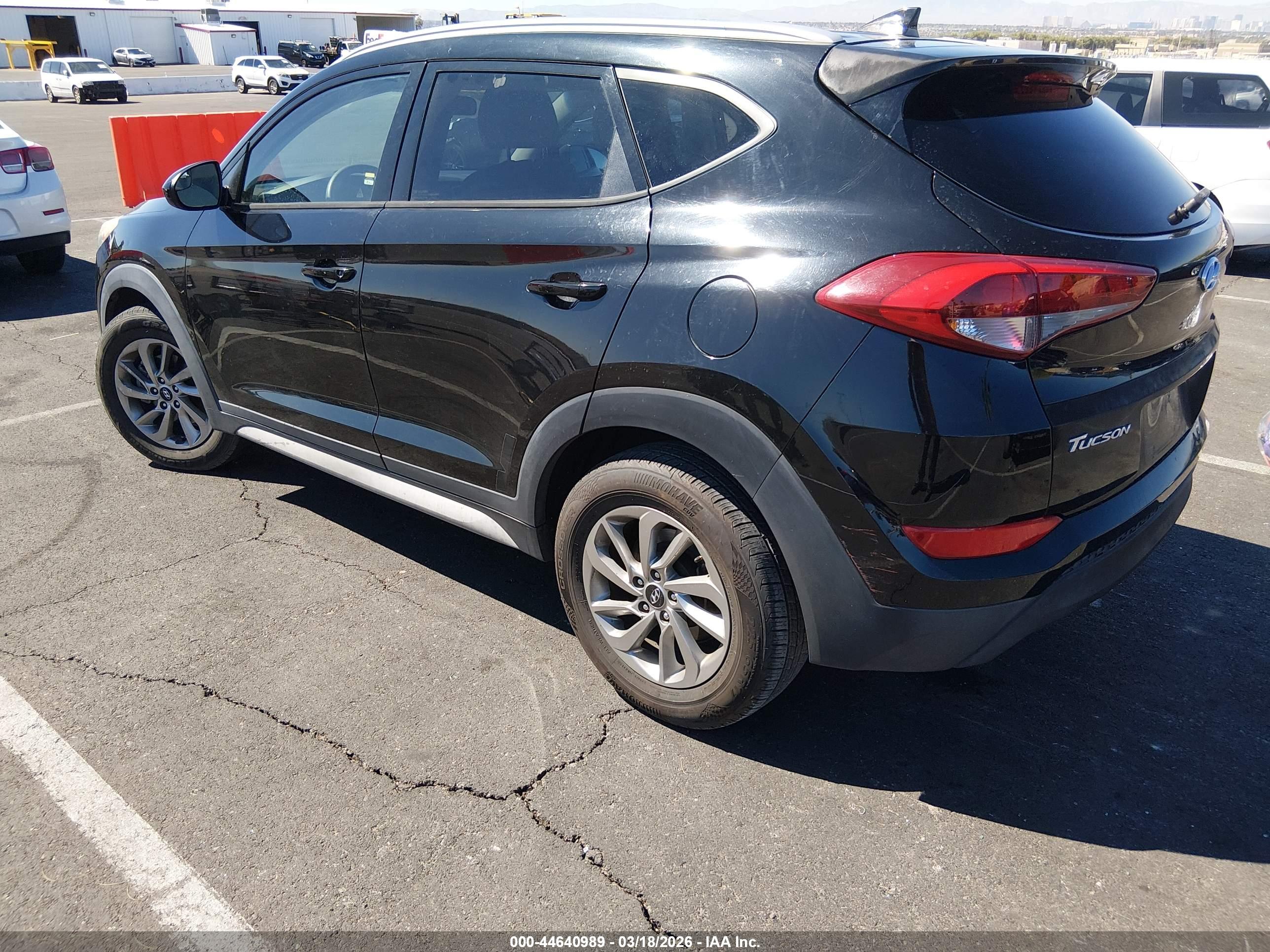 HYUNDAI TUCSON image 3