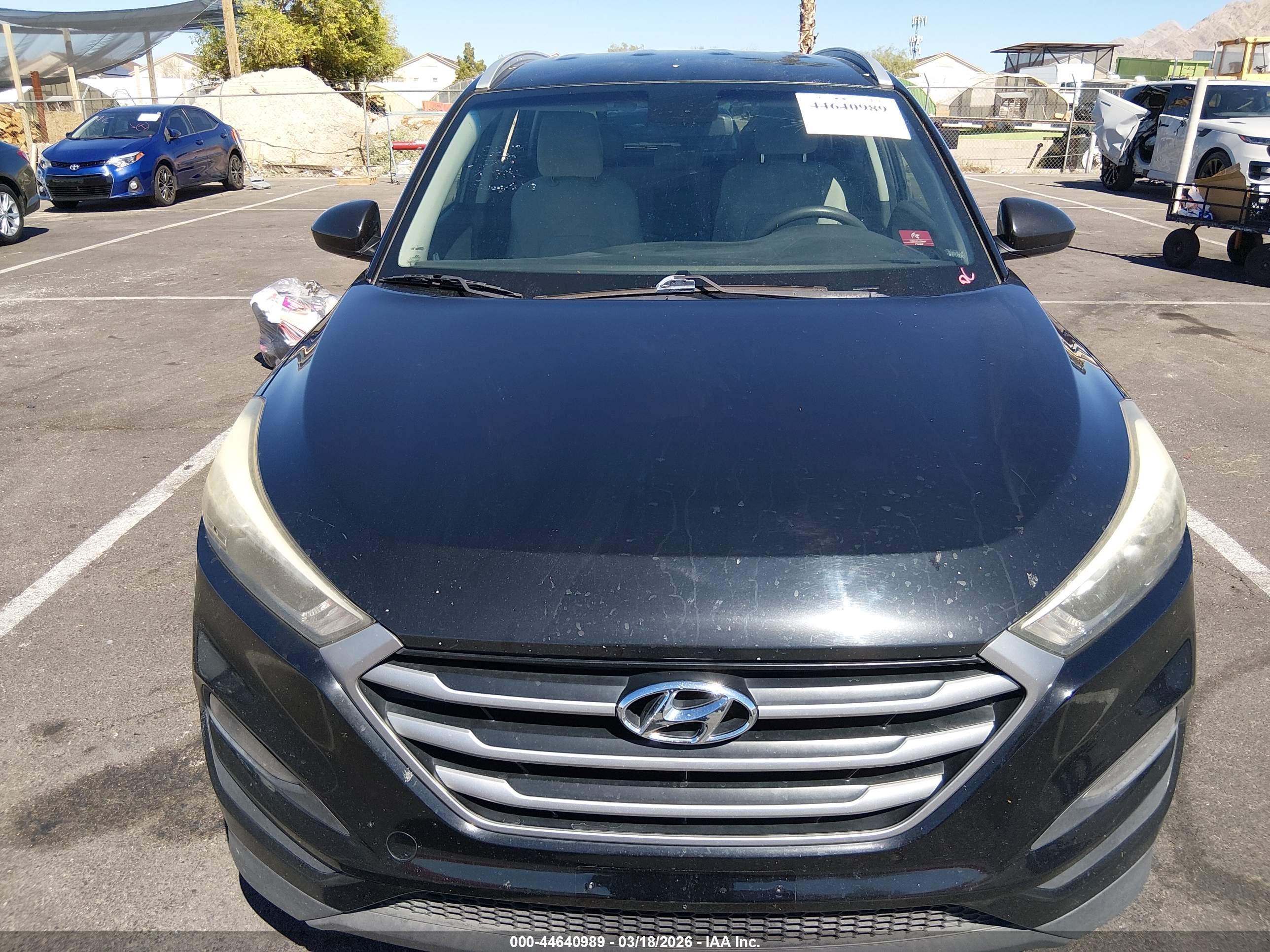 HYUNDAI TUCSON image 6