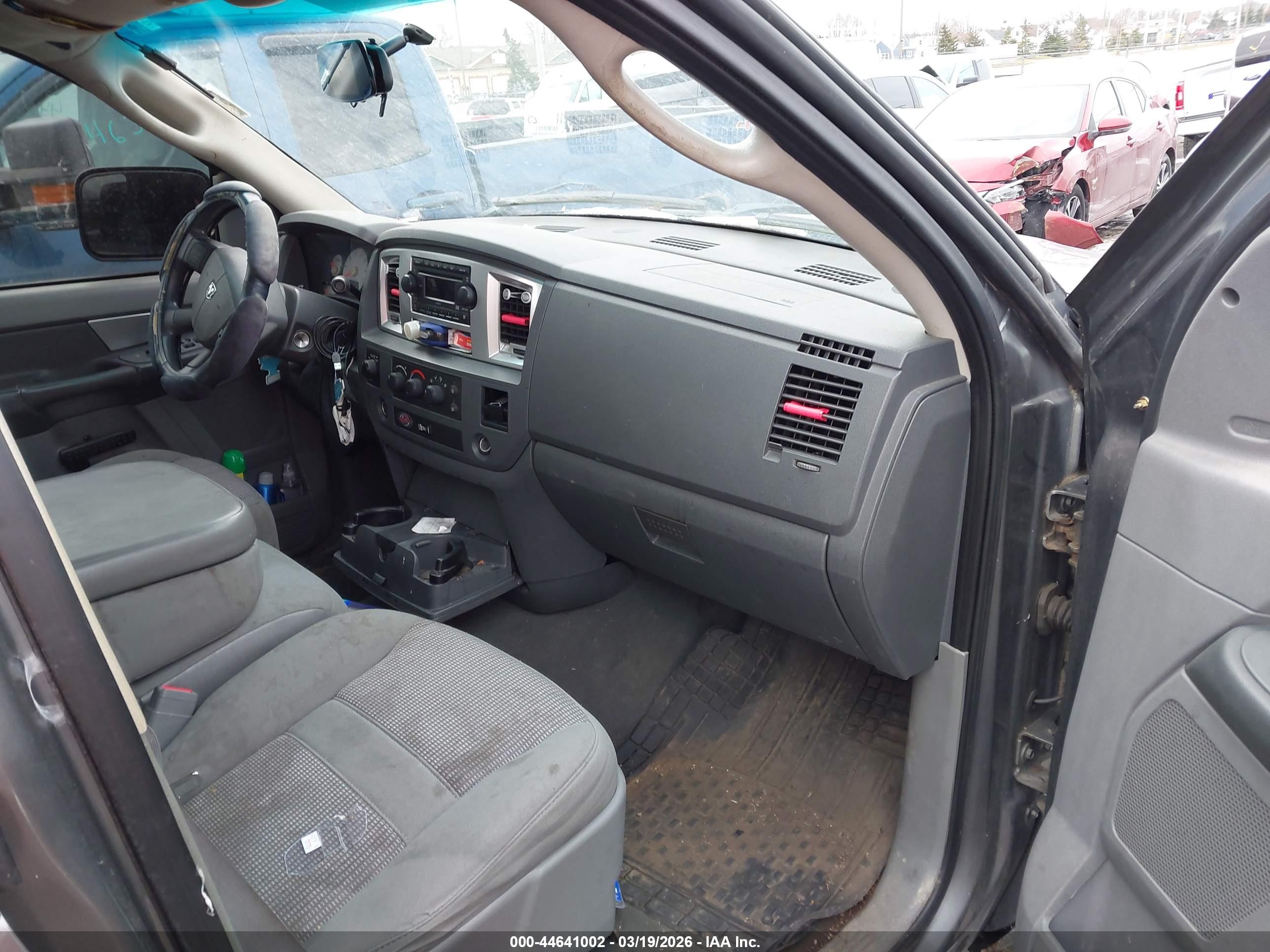 DODGE RAM image 5