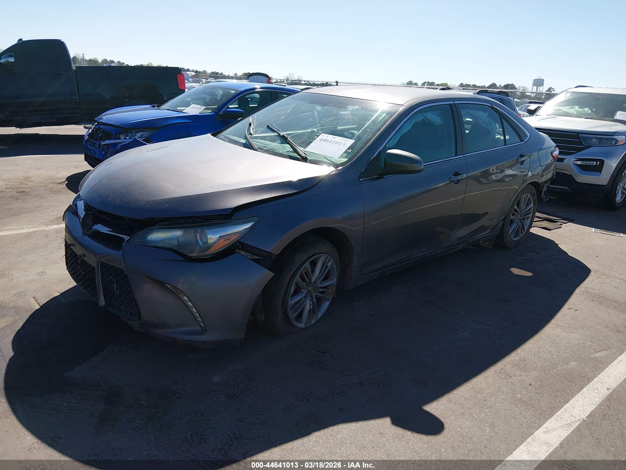 TOYOTA CAMRY image 2