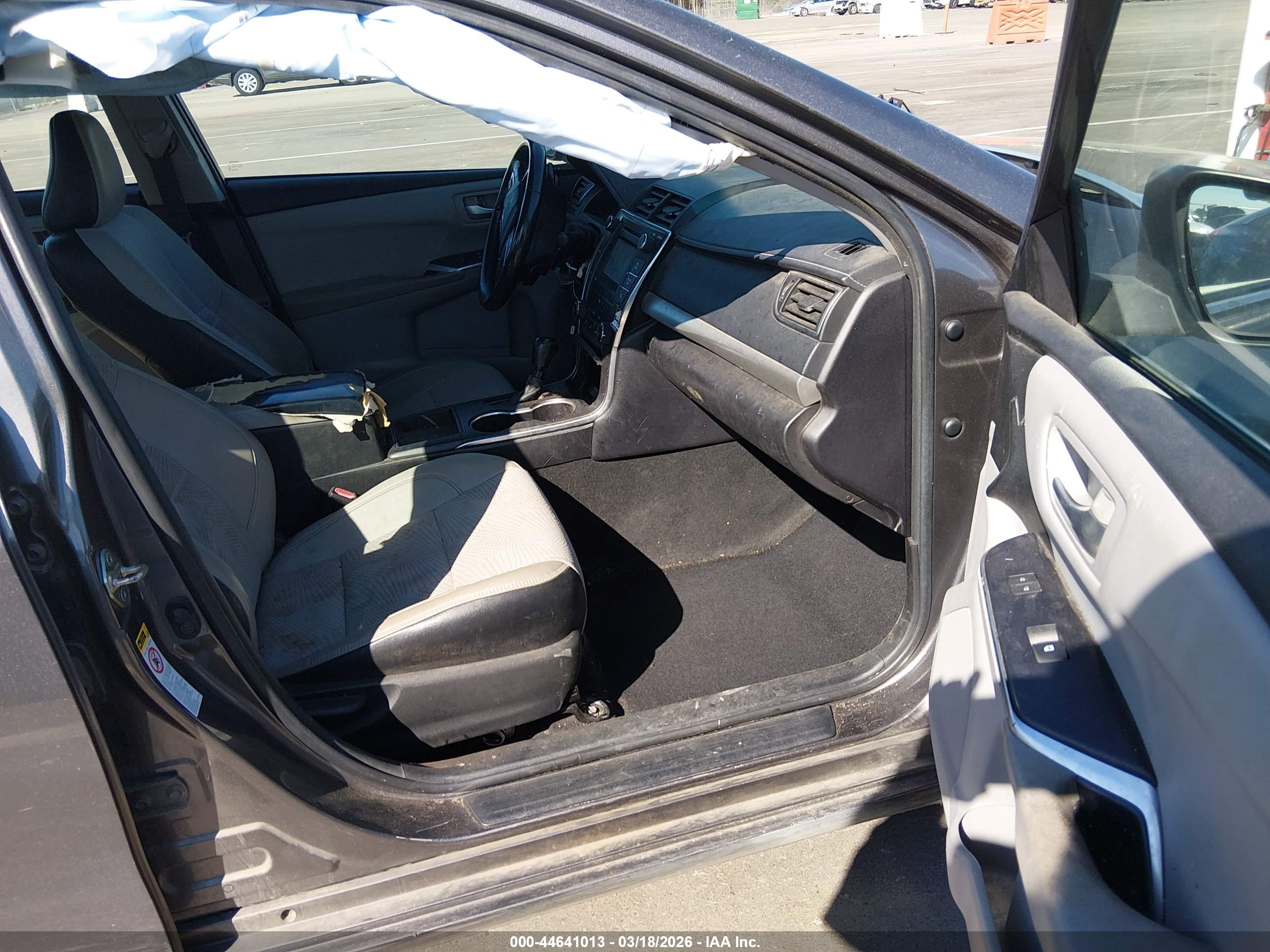 TOYOTA CAMRY image 5
