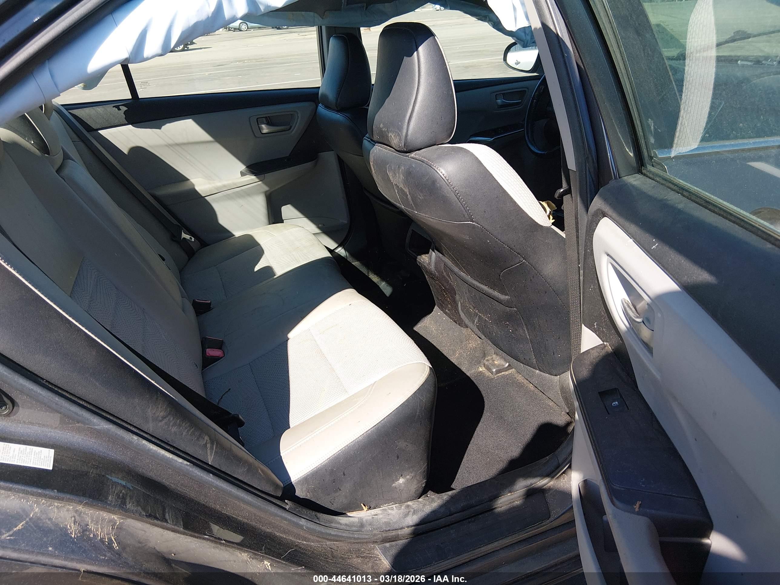 TOYOTA CAMRY image 8