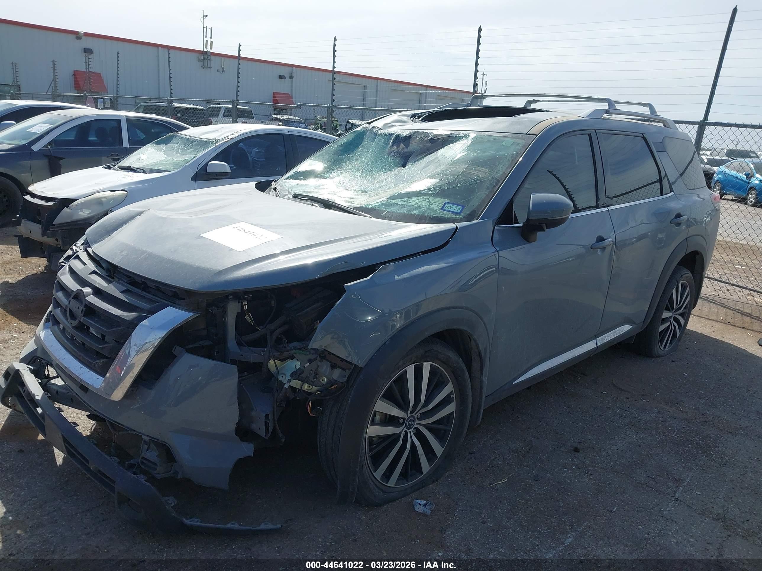 NISSAN PATHFINDER image 2