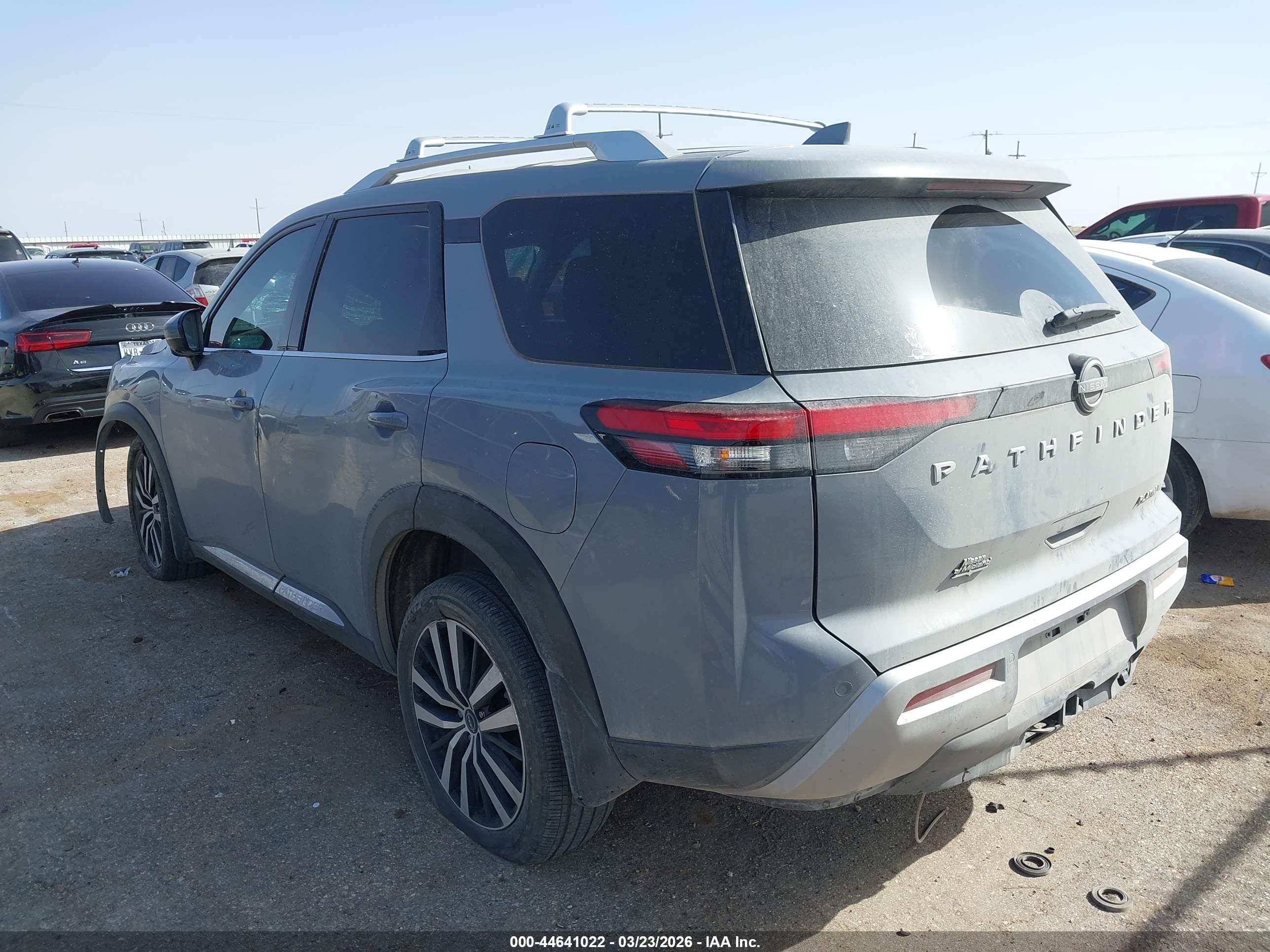 NISSAN PATHFINDER image 3