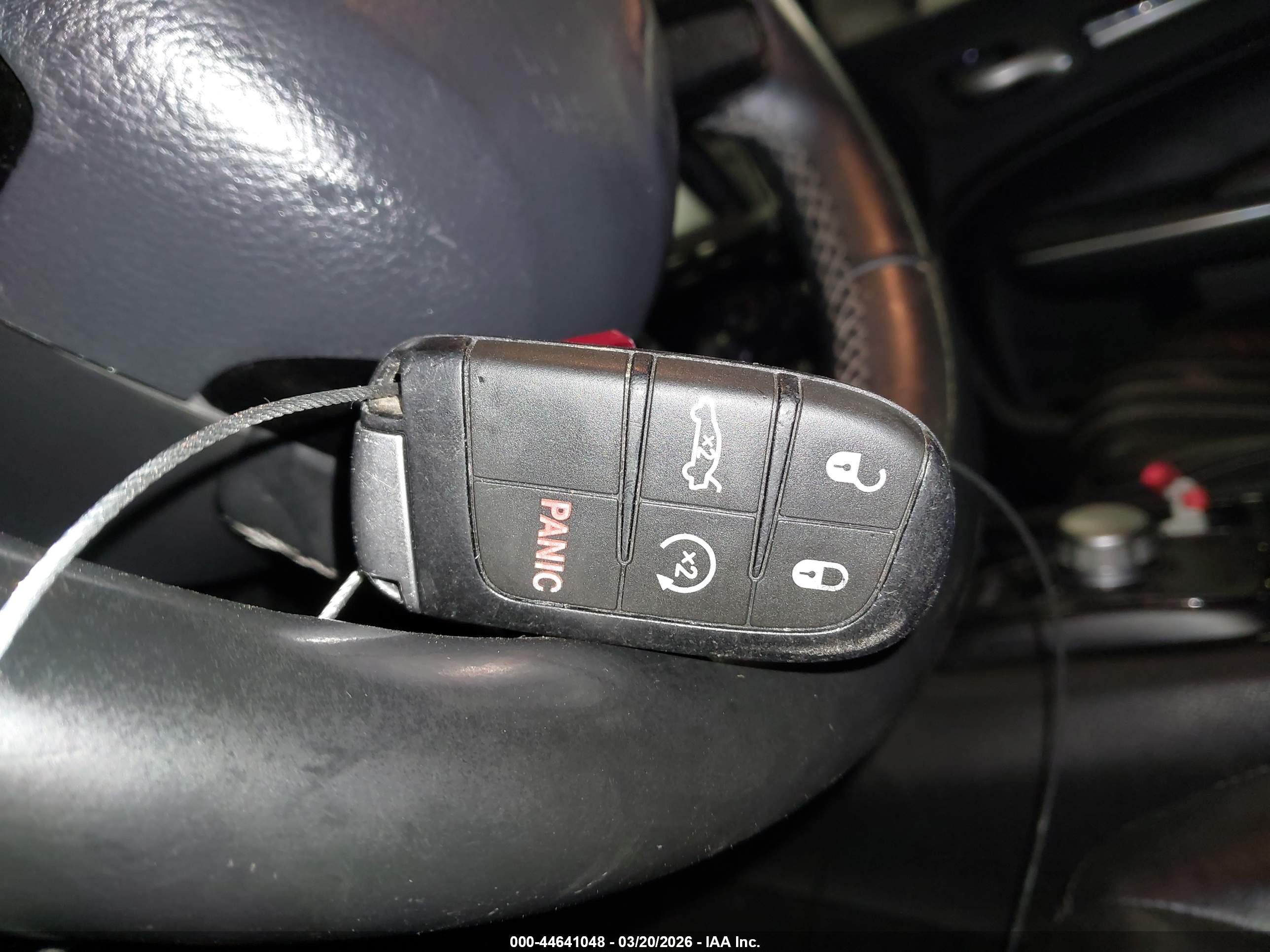 CHRYSLER 300 image 11