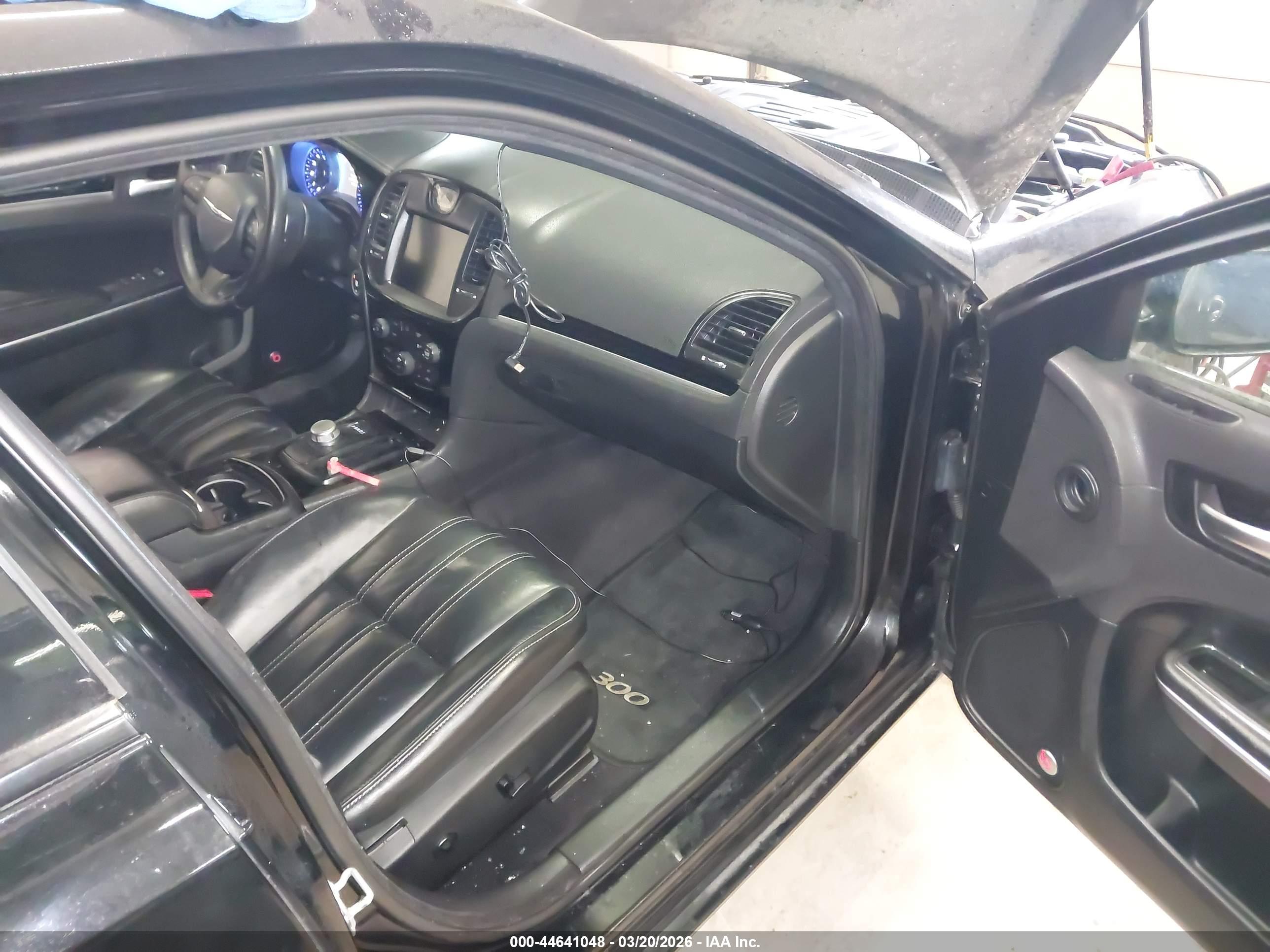 CHRYSLER 300 image 5