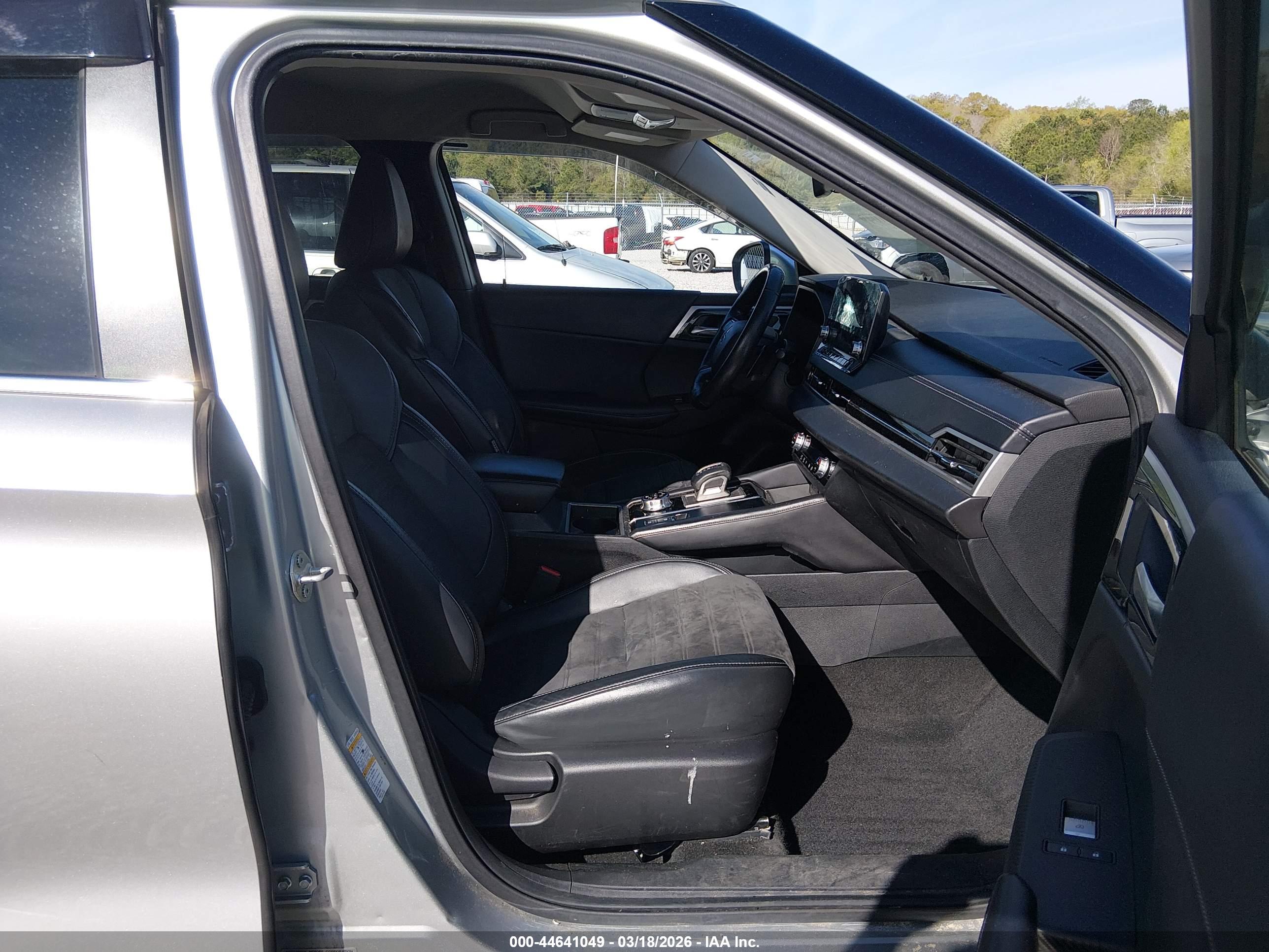 MITSUBISHI OUTLANDER image 5