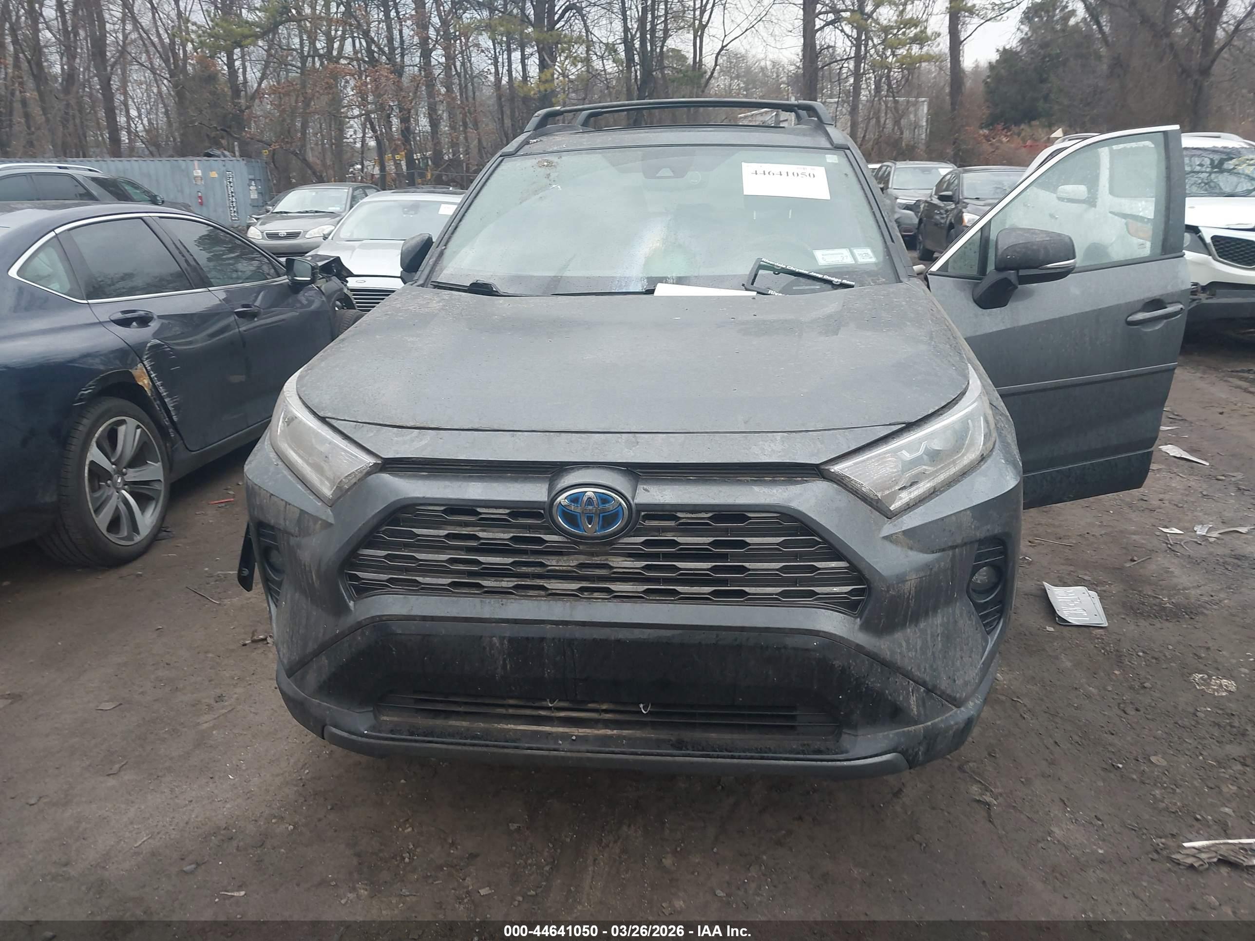 TOYOTA RAV4 image 6