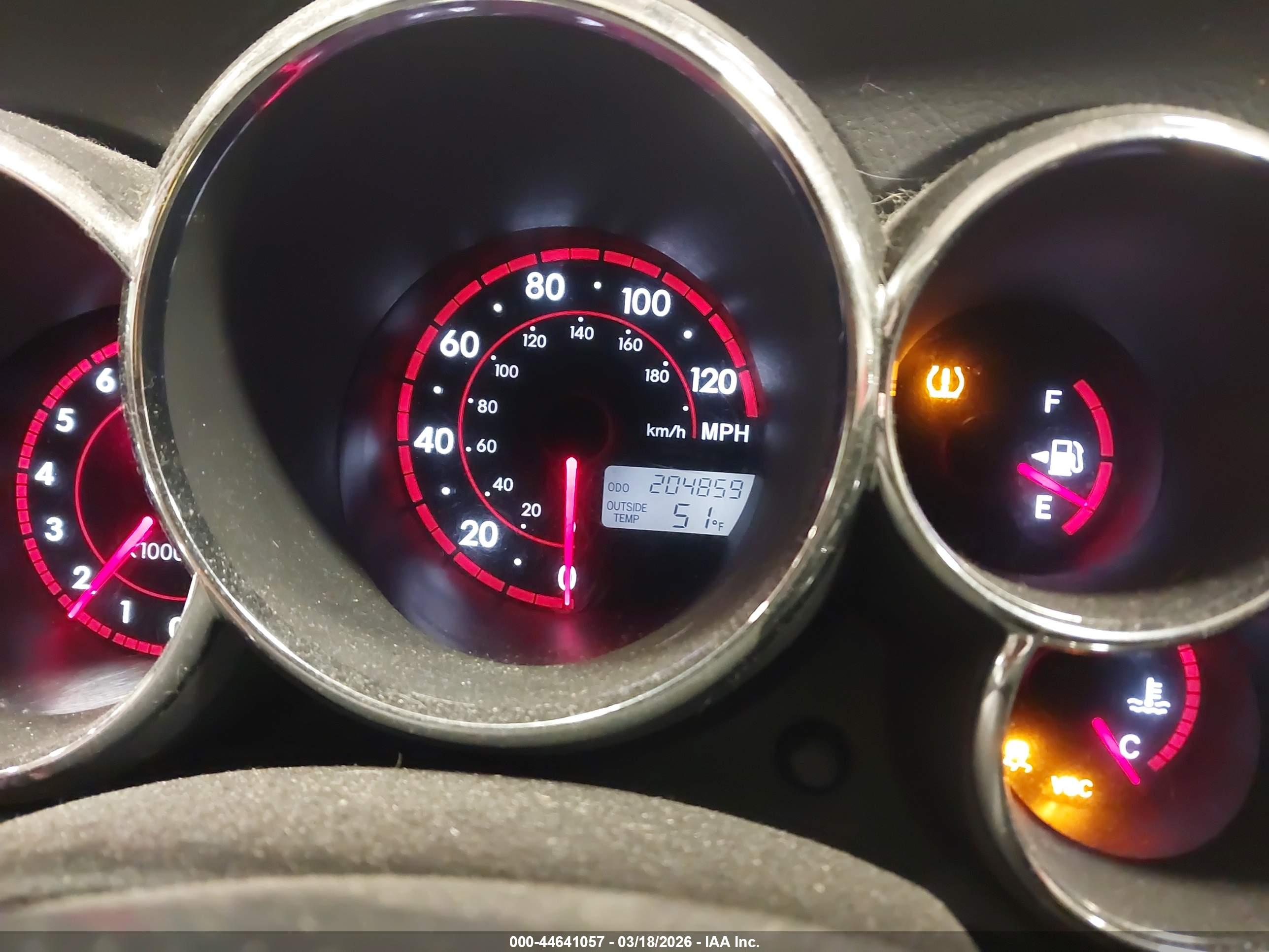 PONTIAC VIBE image 7
