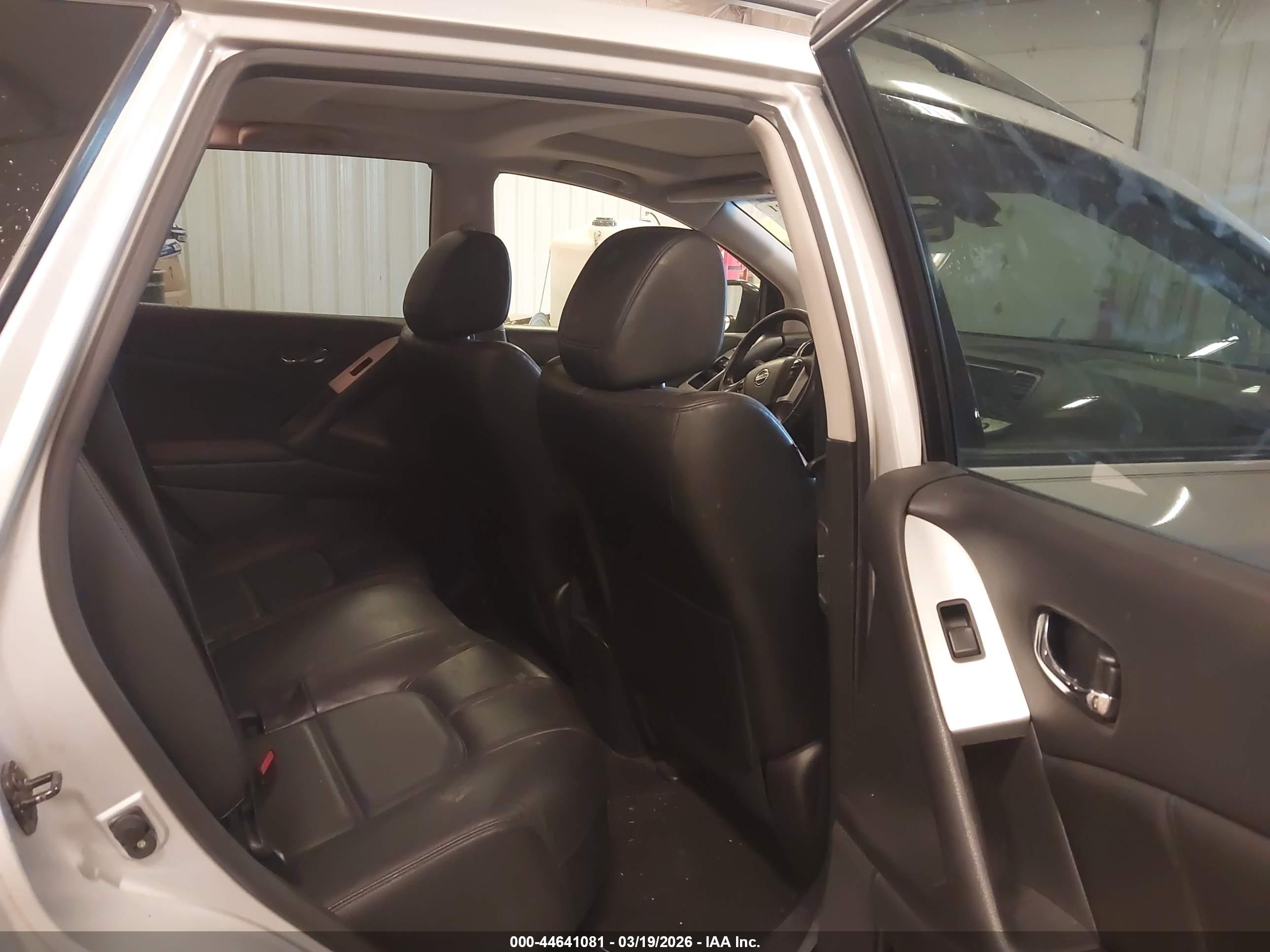 NISSAN MURANO image 8