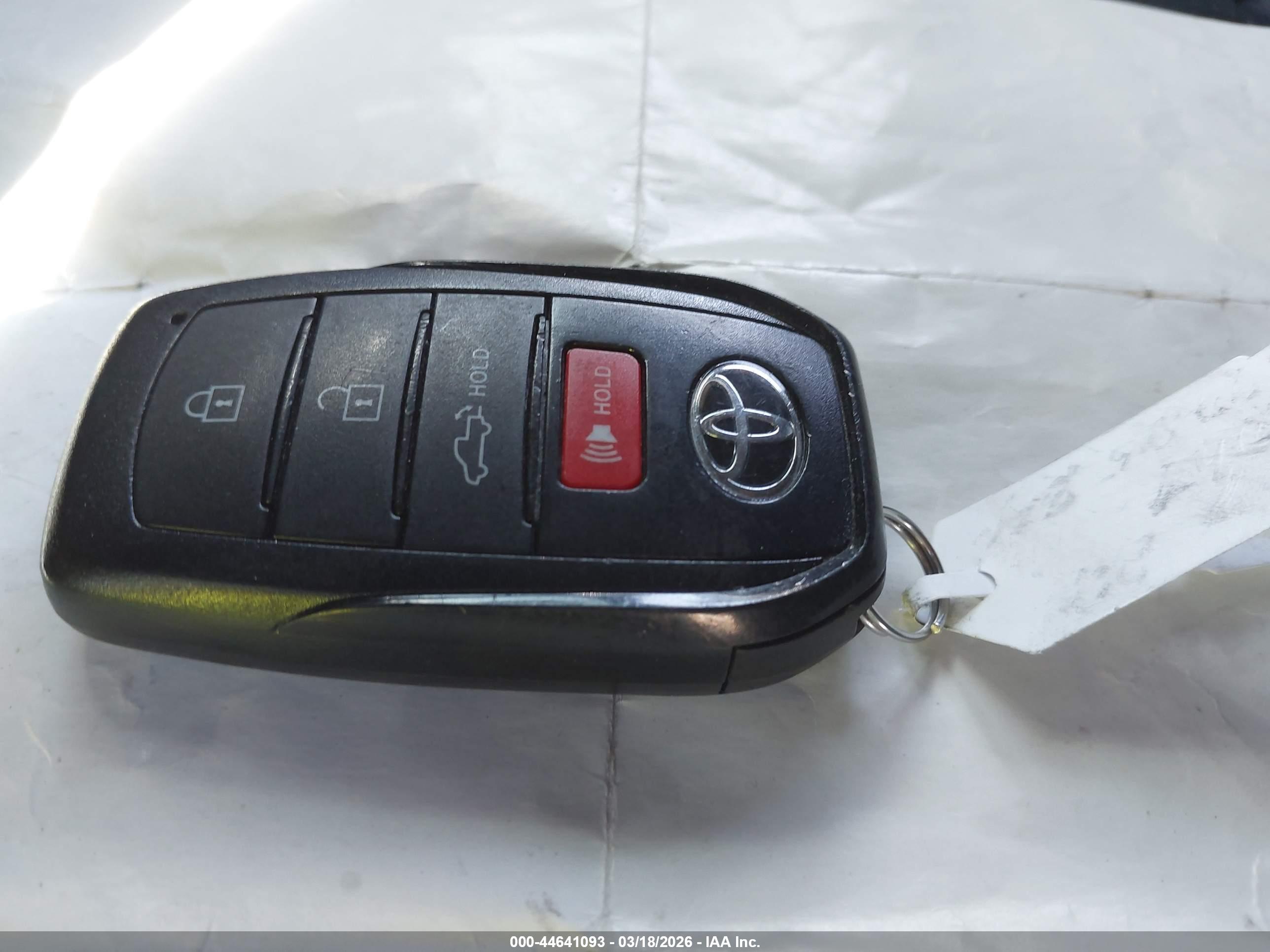 TOYOTA TUNDRA image 11