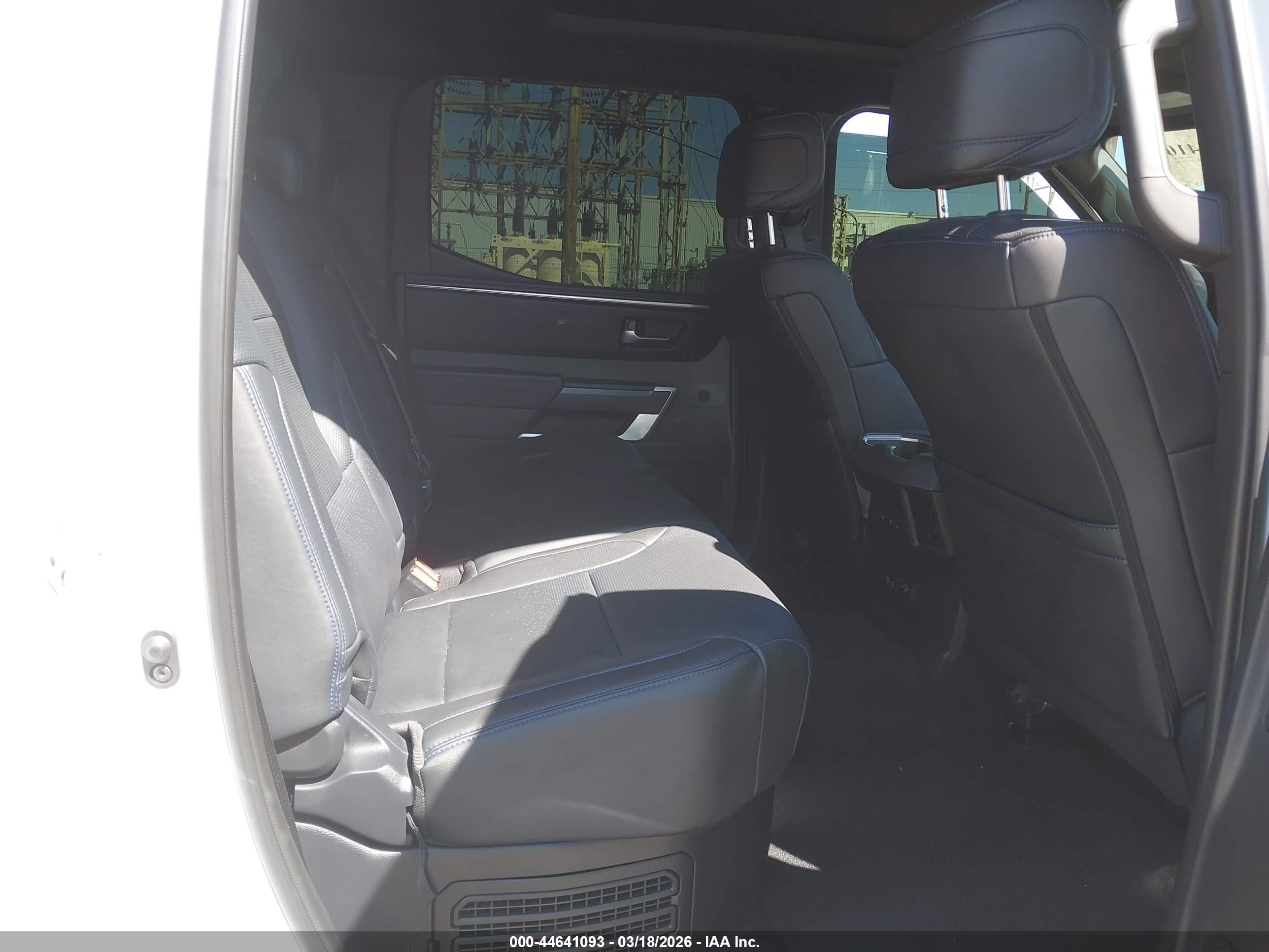 TOYOTA TUNDRA image 8
