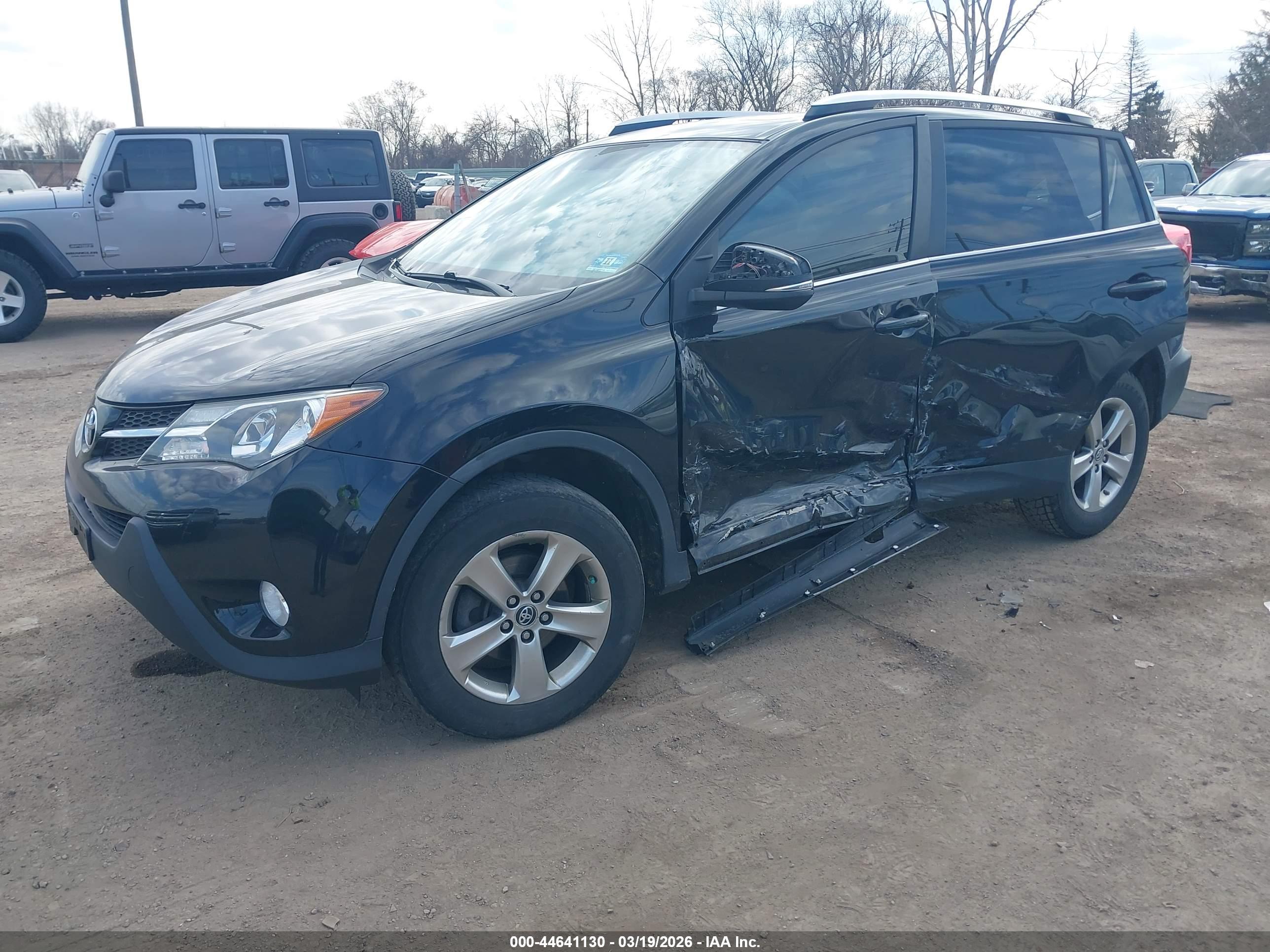 TOYOTA RAV4 image 2