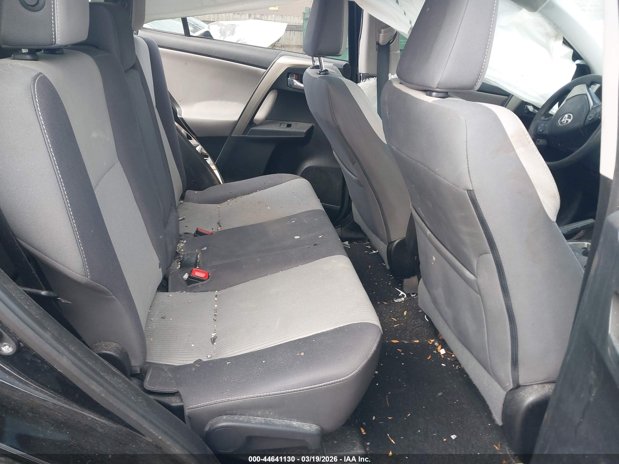 TOYOTA RAV4 image 8