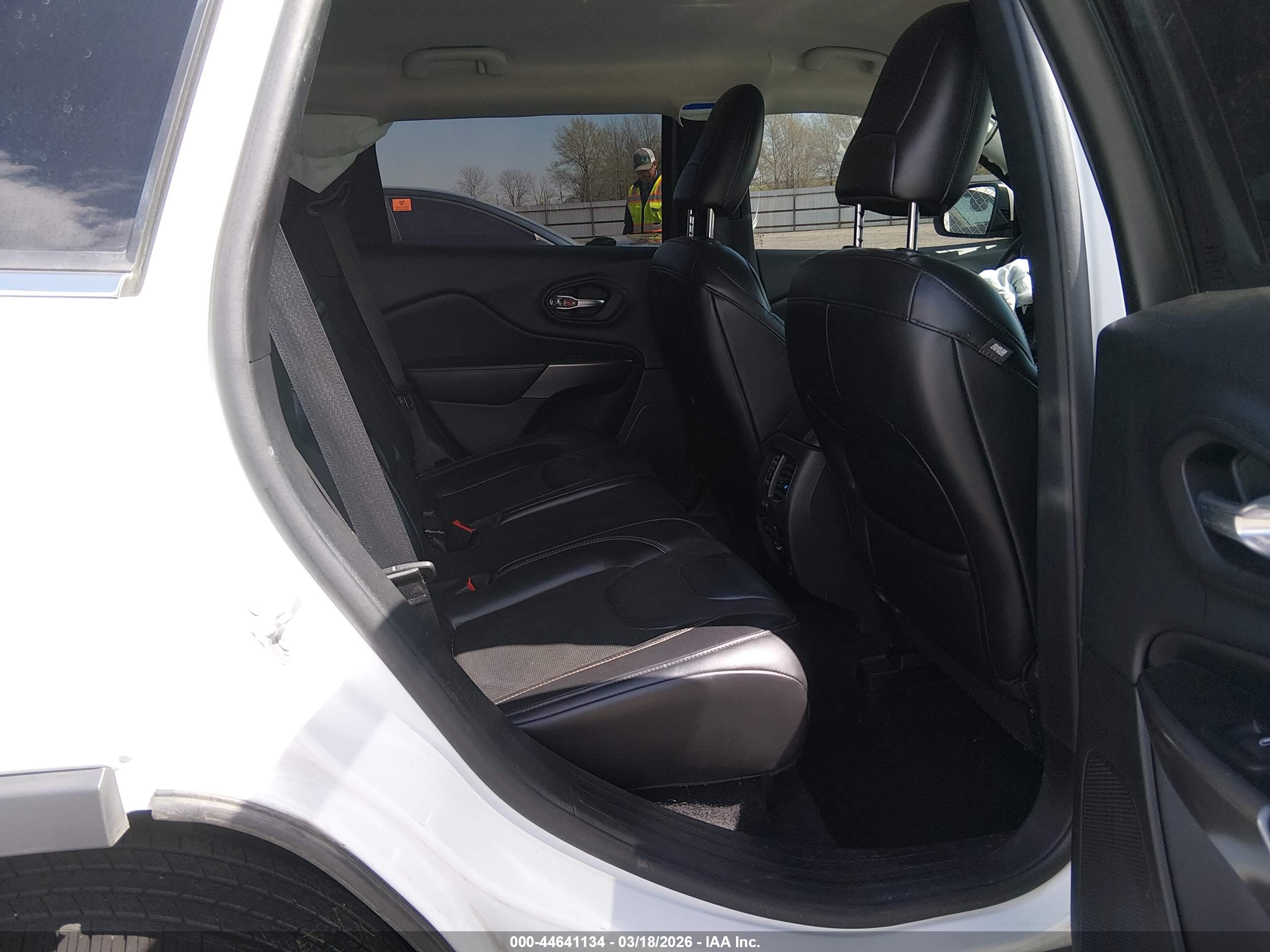 JEEP CHEROKEE image 8