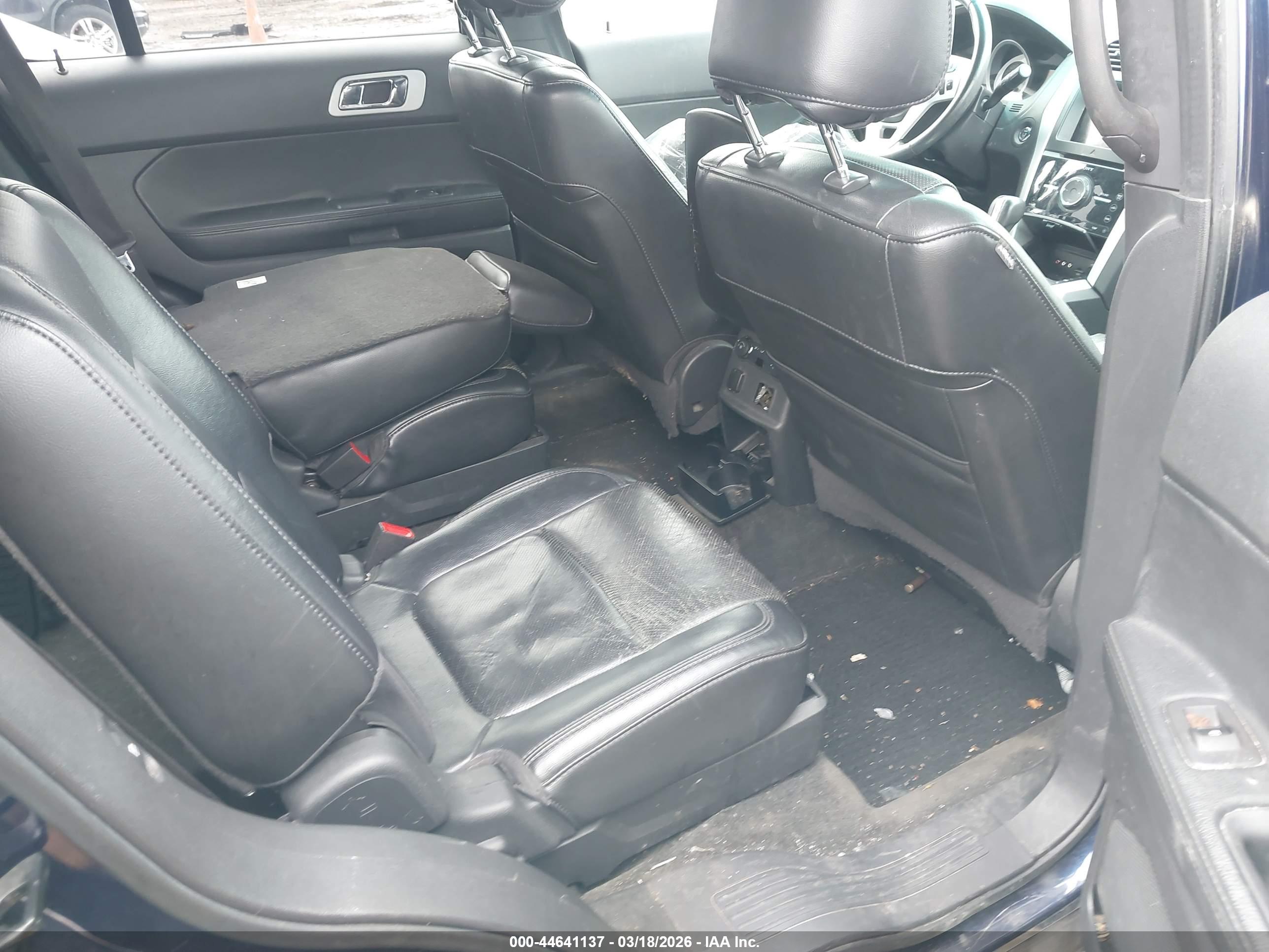 FORD EXPLORER image 8