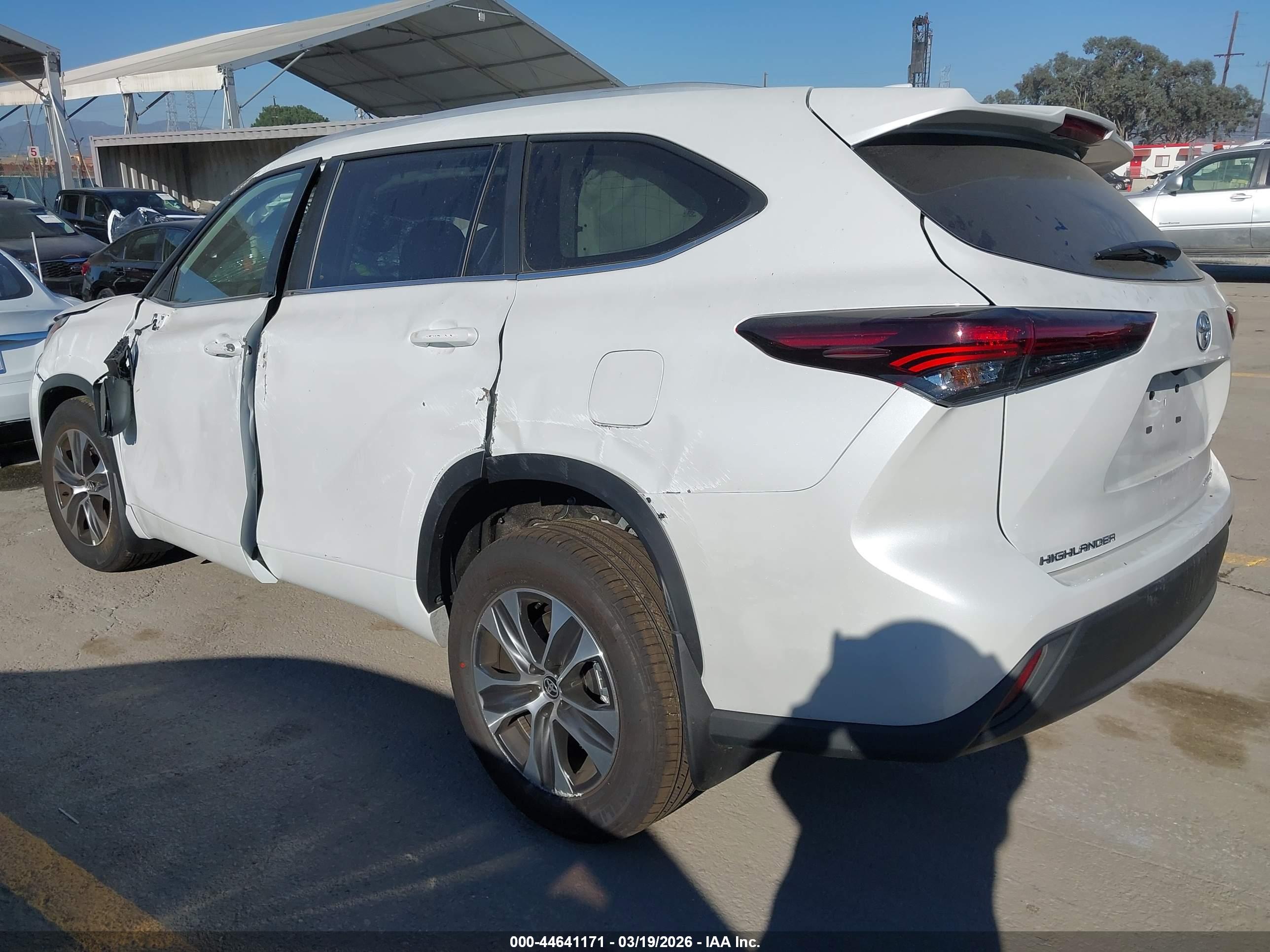 TOYOTA HIGHLANDER image 3