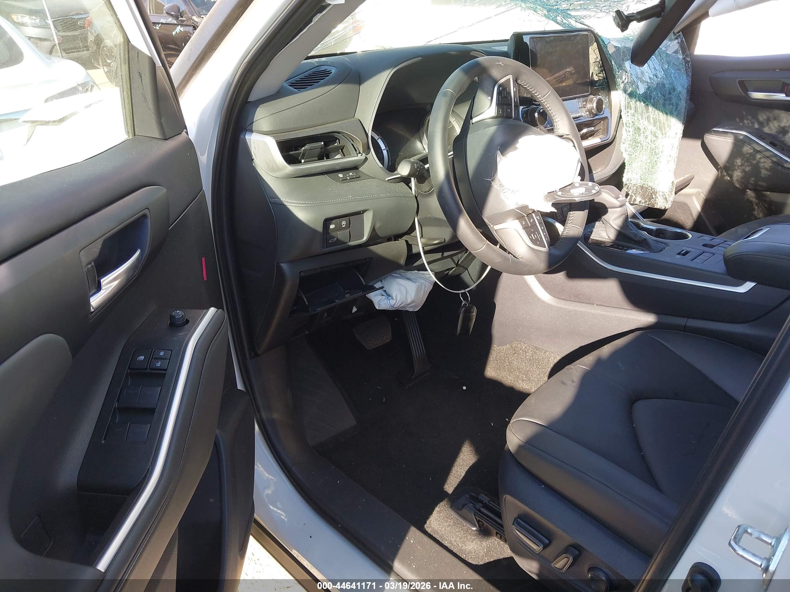 TOYOTA HIGHLANDER image 5
