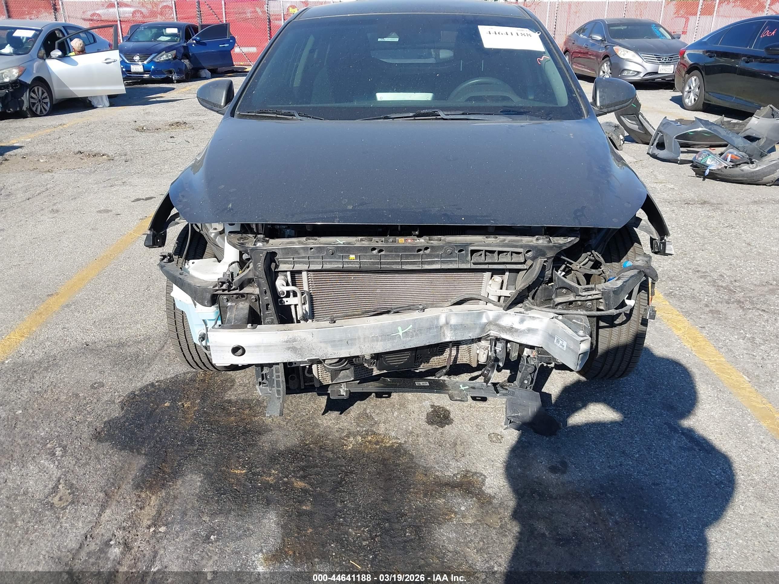 HYUNDAI IONIQ image 6