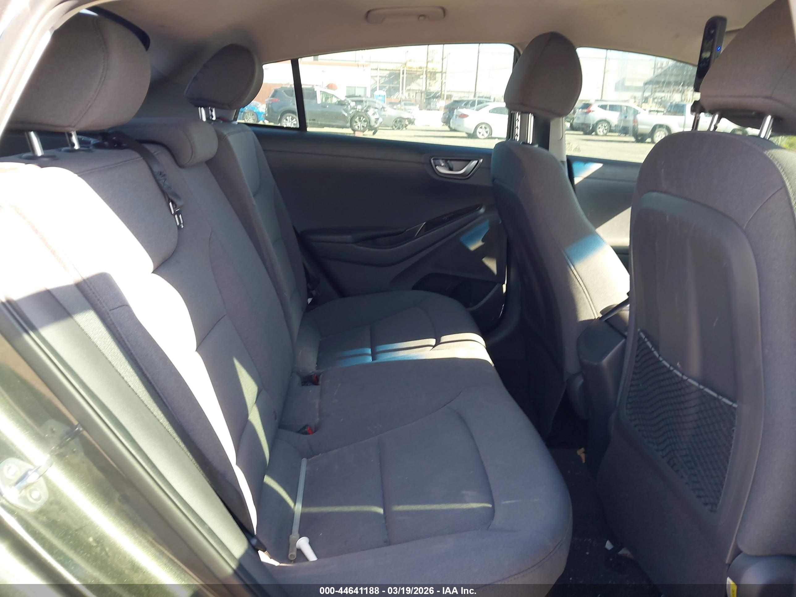 HYUNDAI IONIQ image 8
