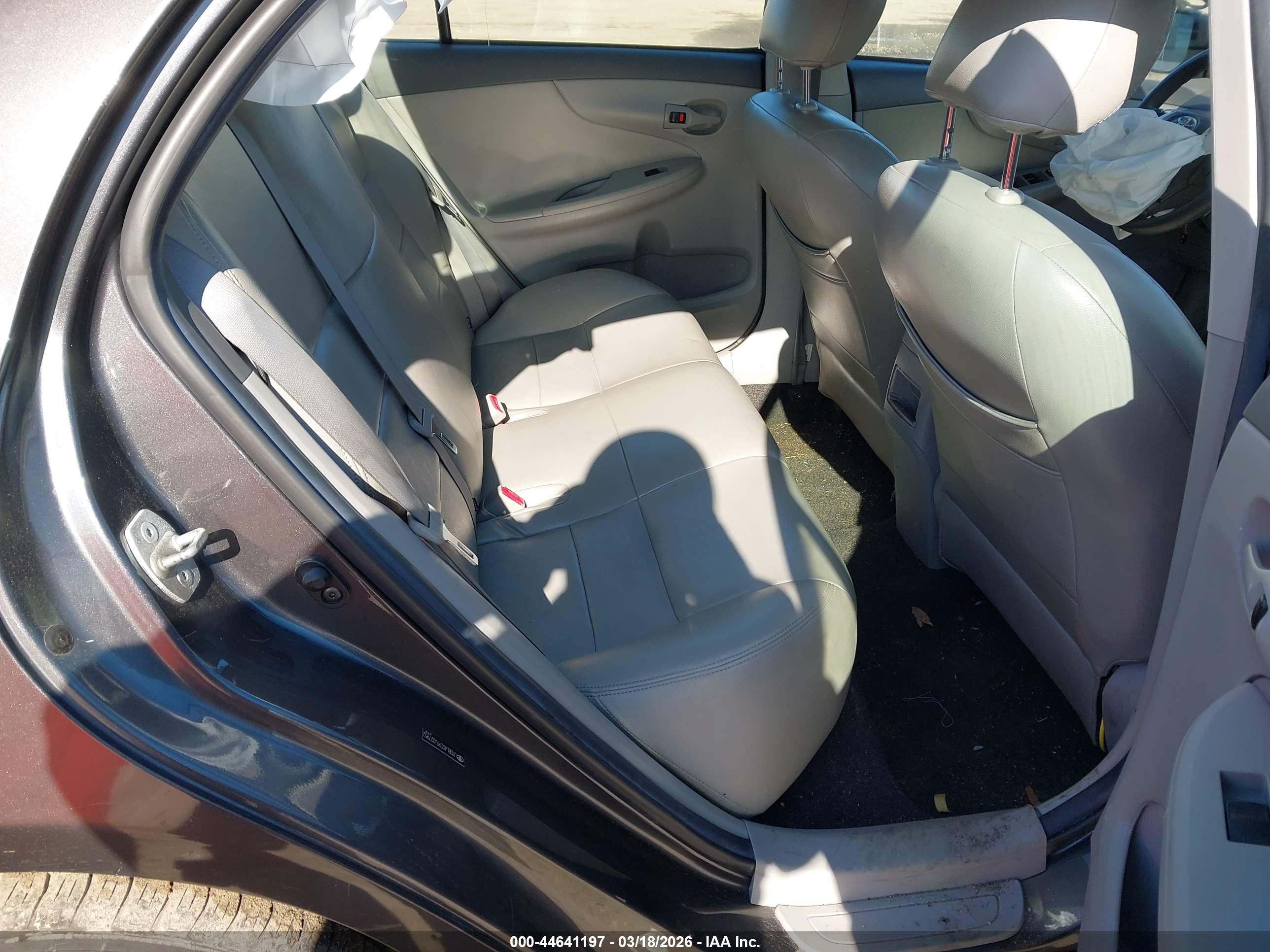 TOYOTA COROLLA image 8