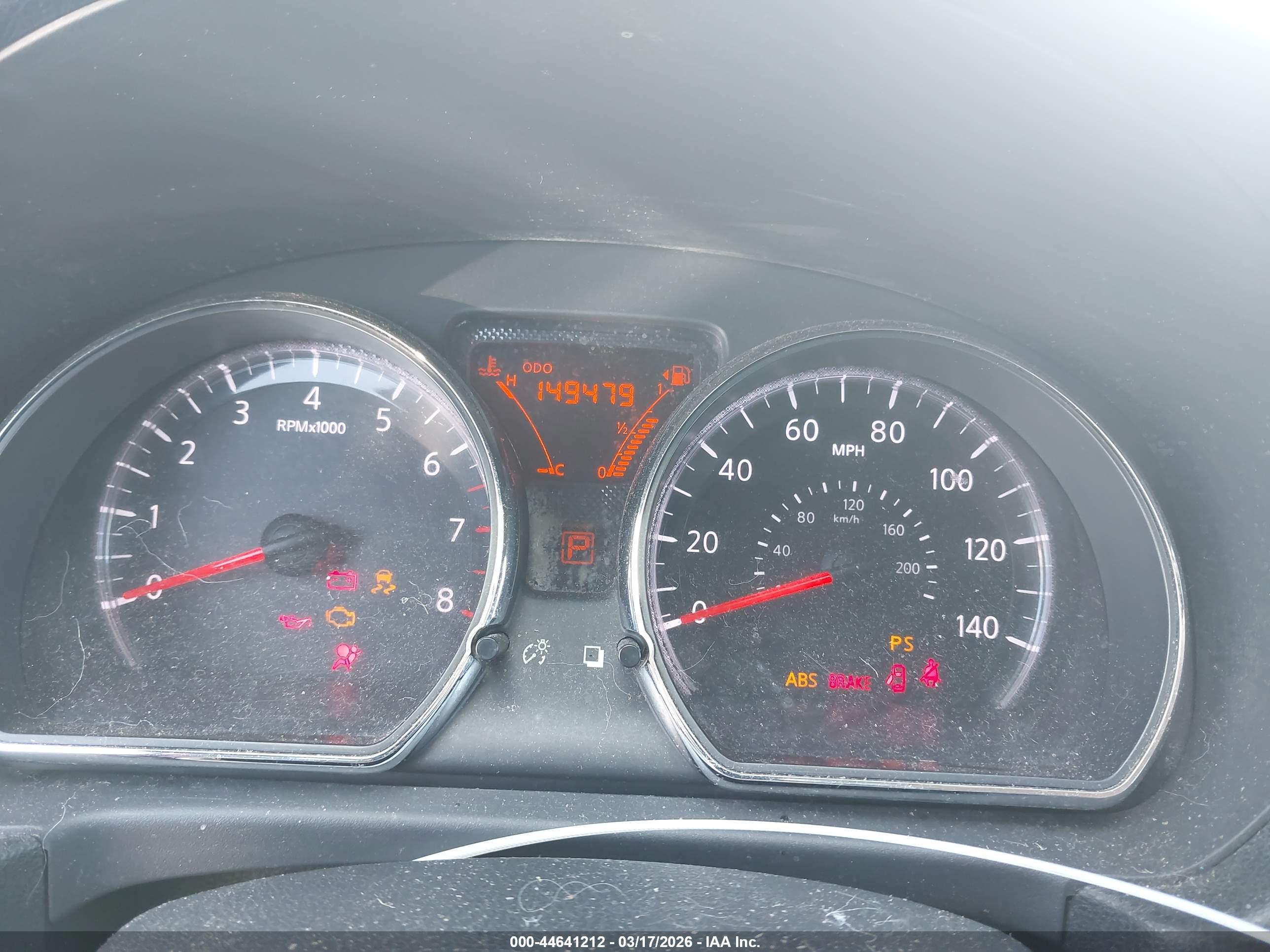 NISSAN VERSA image 7