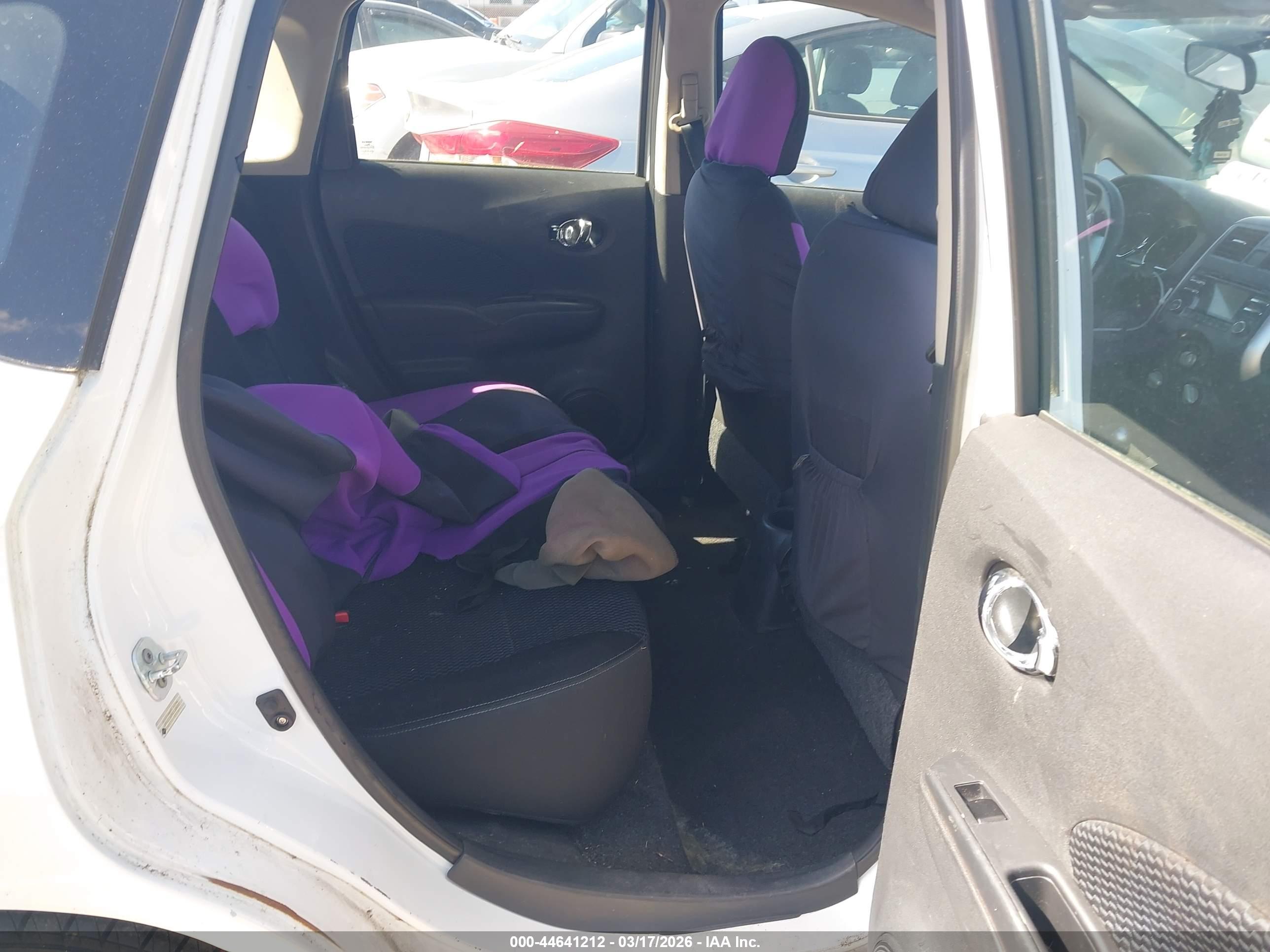 NISSAN VERSA image 8
