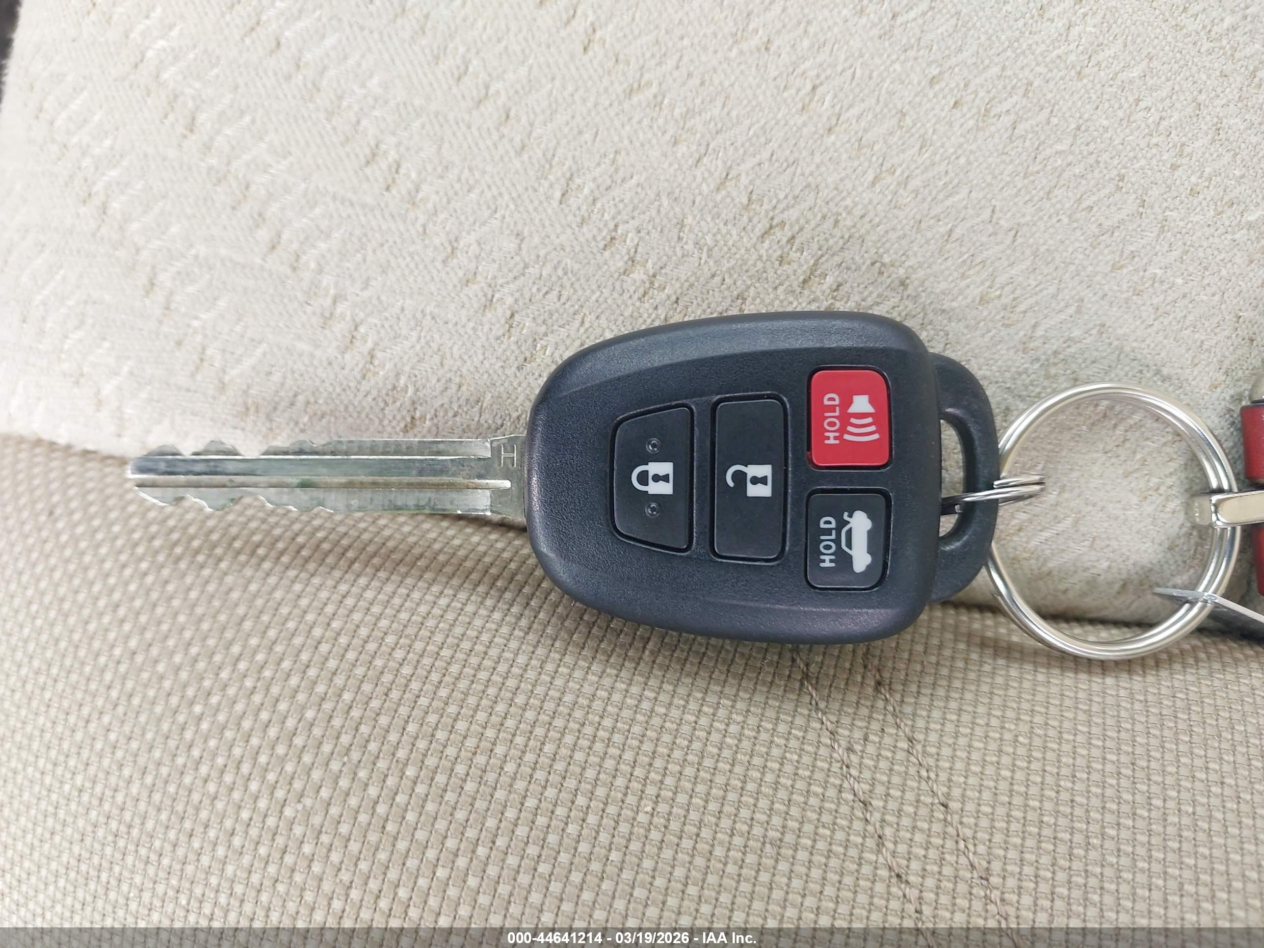 TOYOTA CAMRY image 11