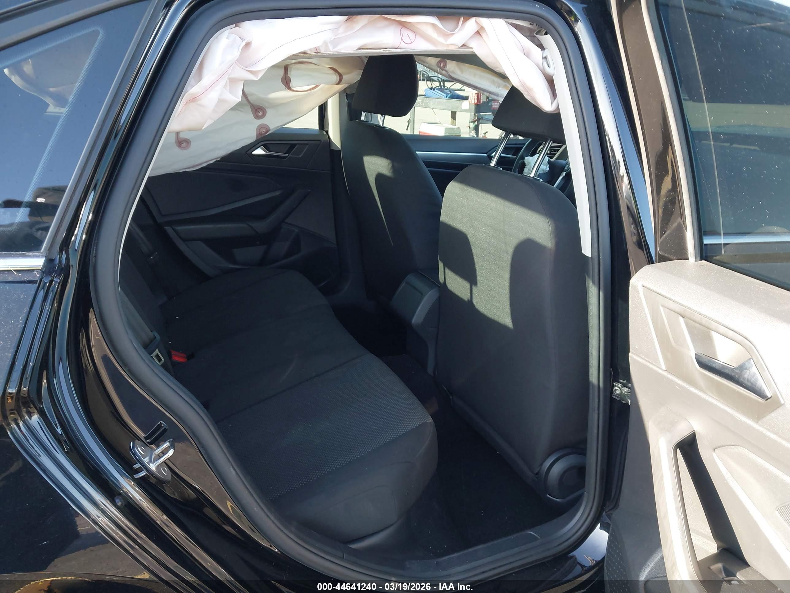 VOLKSWAGEN JETTA image 8