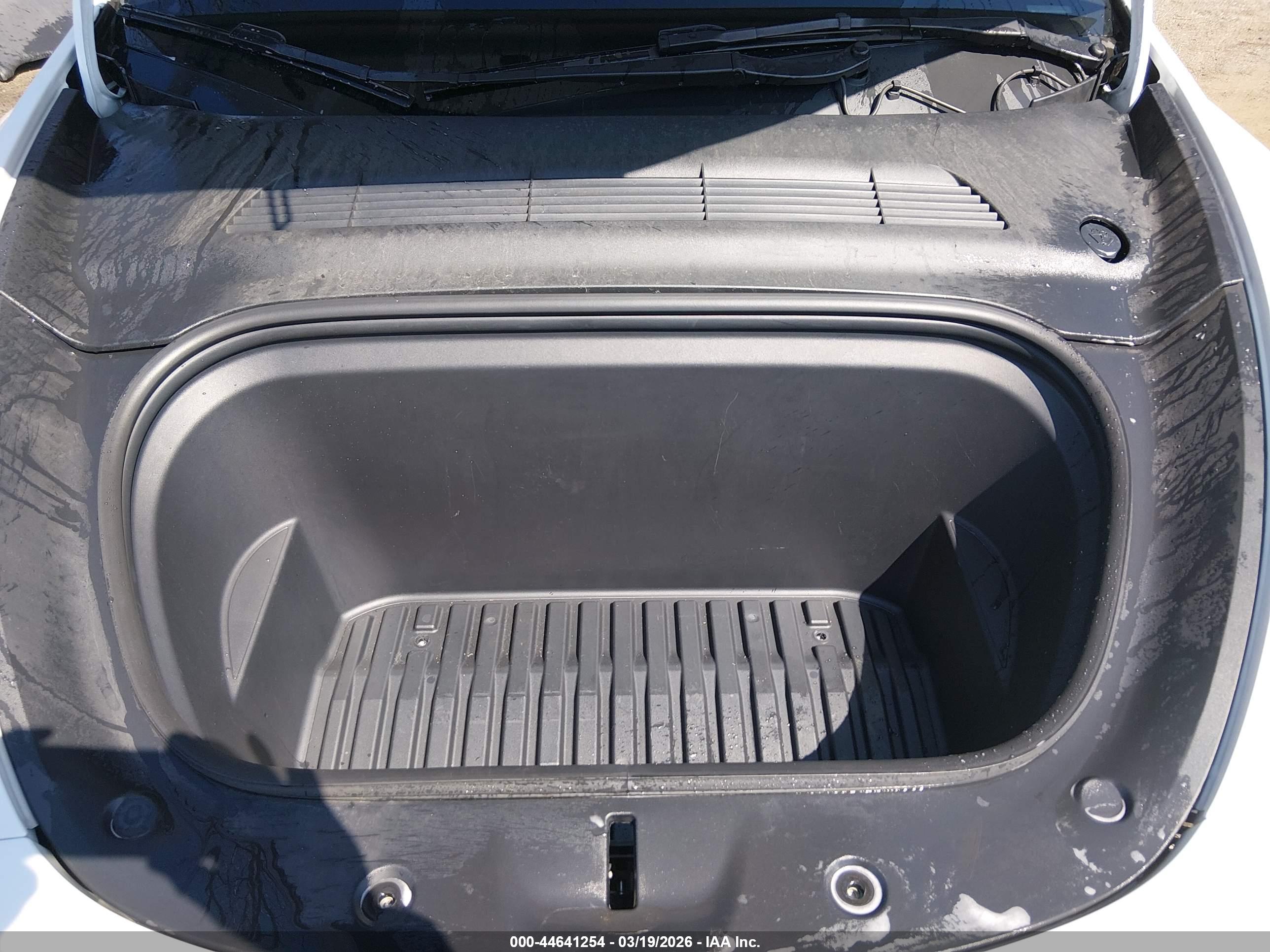 TESLA MODEL image 10