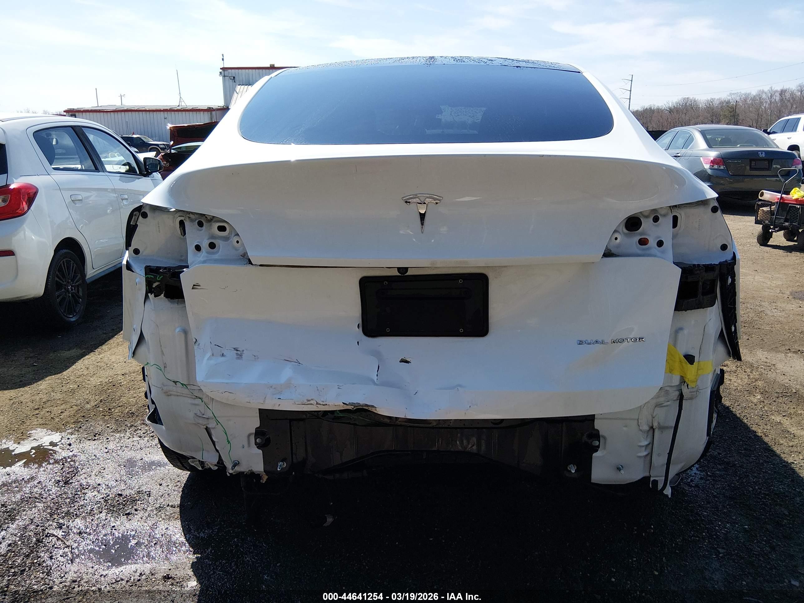 TESLA MODEL image 6